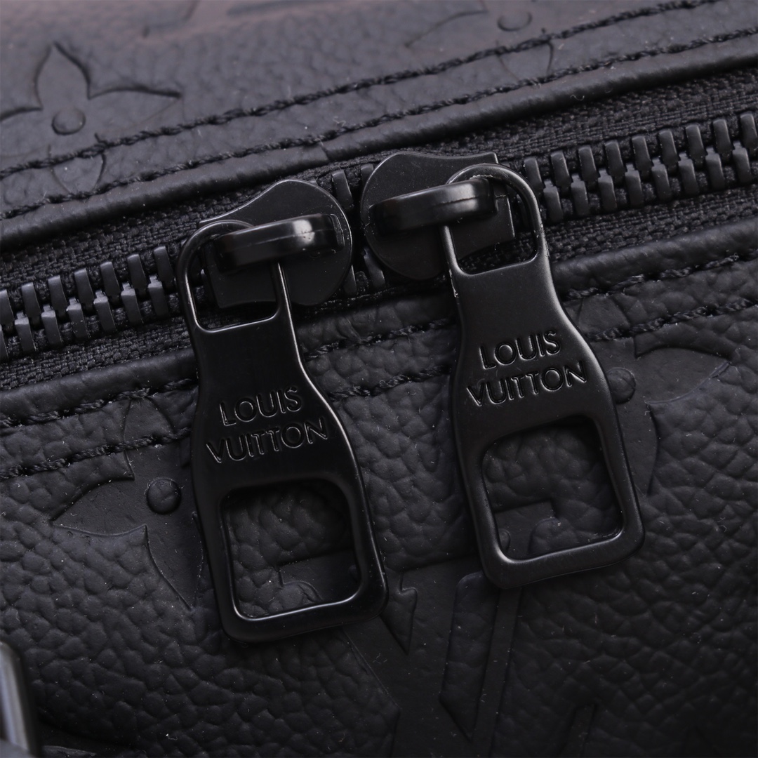 Louis Vuitton Keepall Bandouliere 35 Monogram Eclipse Travel Bag - Image 8