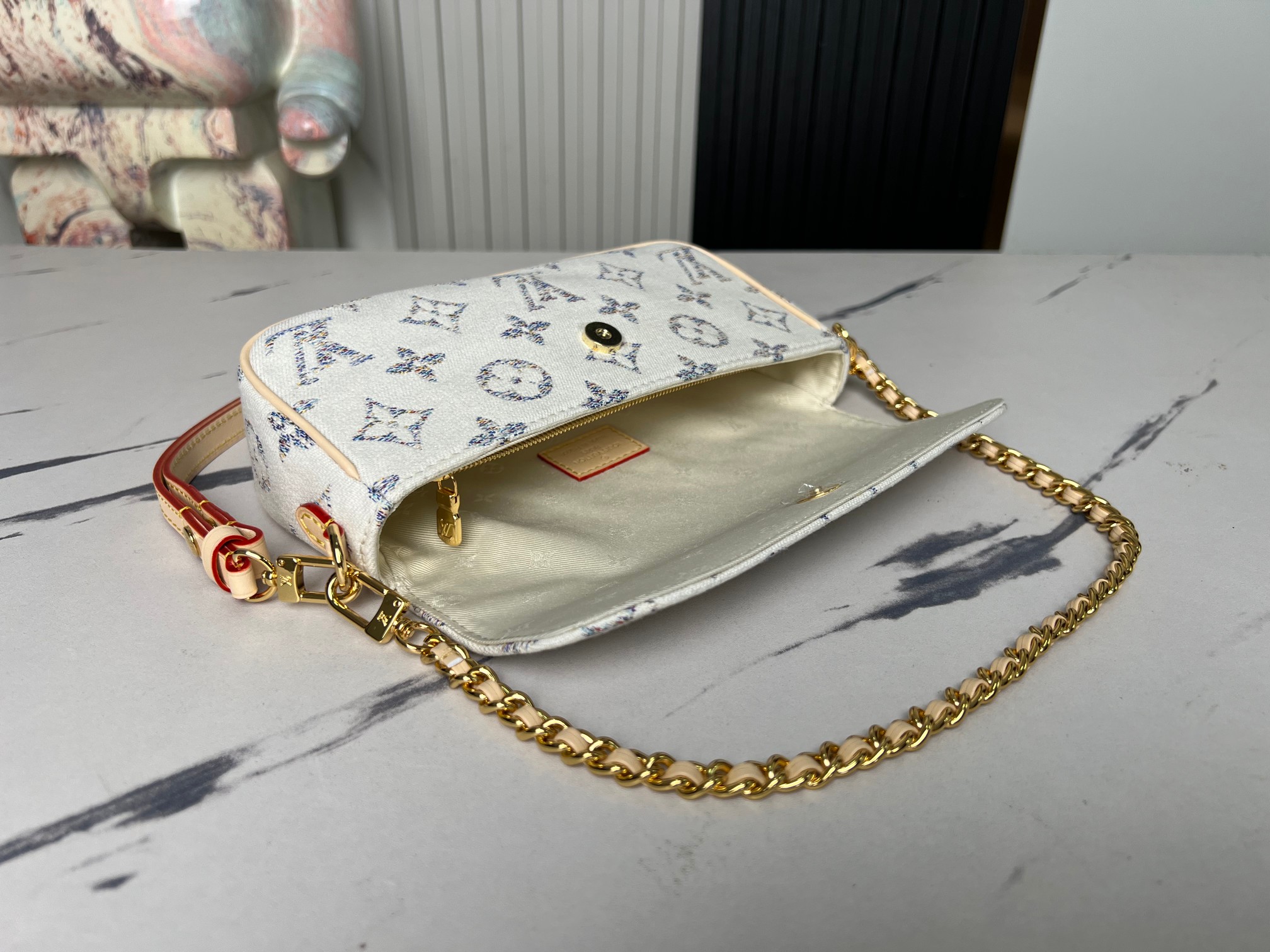 Louis Vuitton Wallet on Chain Ivy M83499 - Image 8