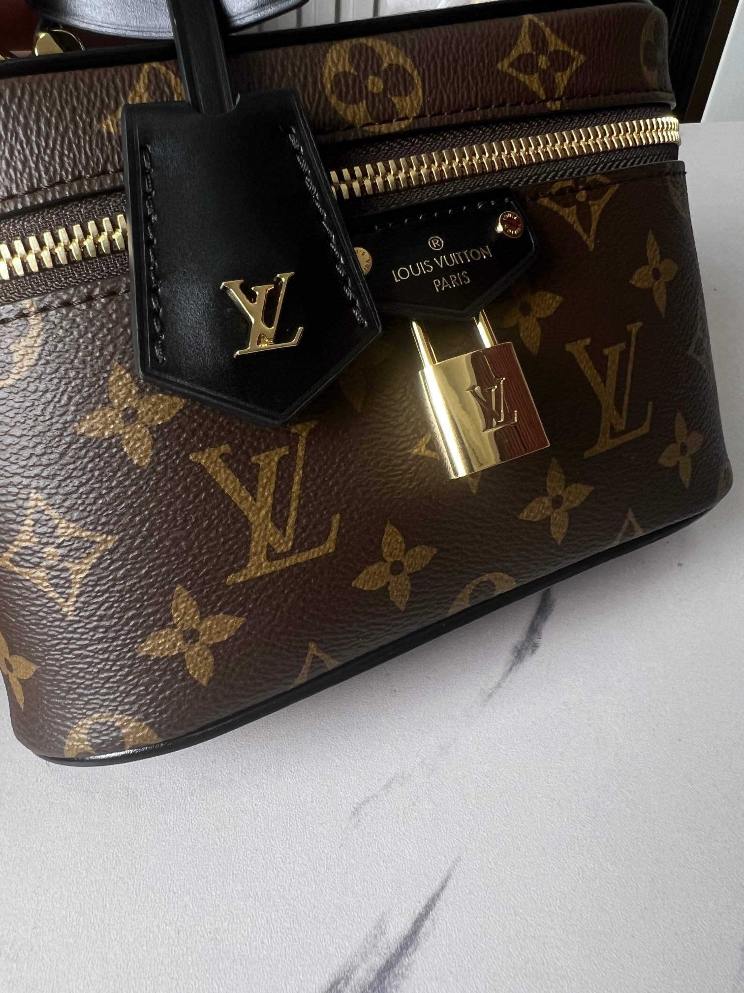 Louis Vuitton Vanity Chain Pouch M47125 Monogram Handbag - Image 8
