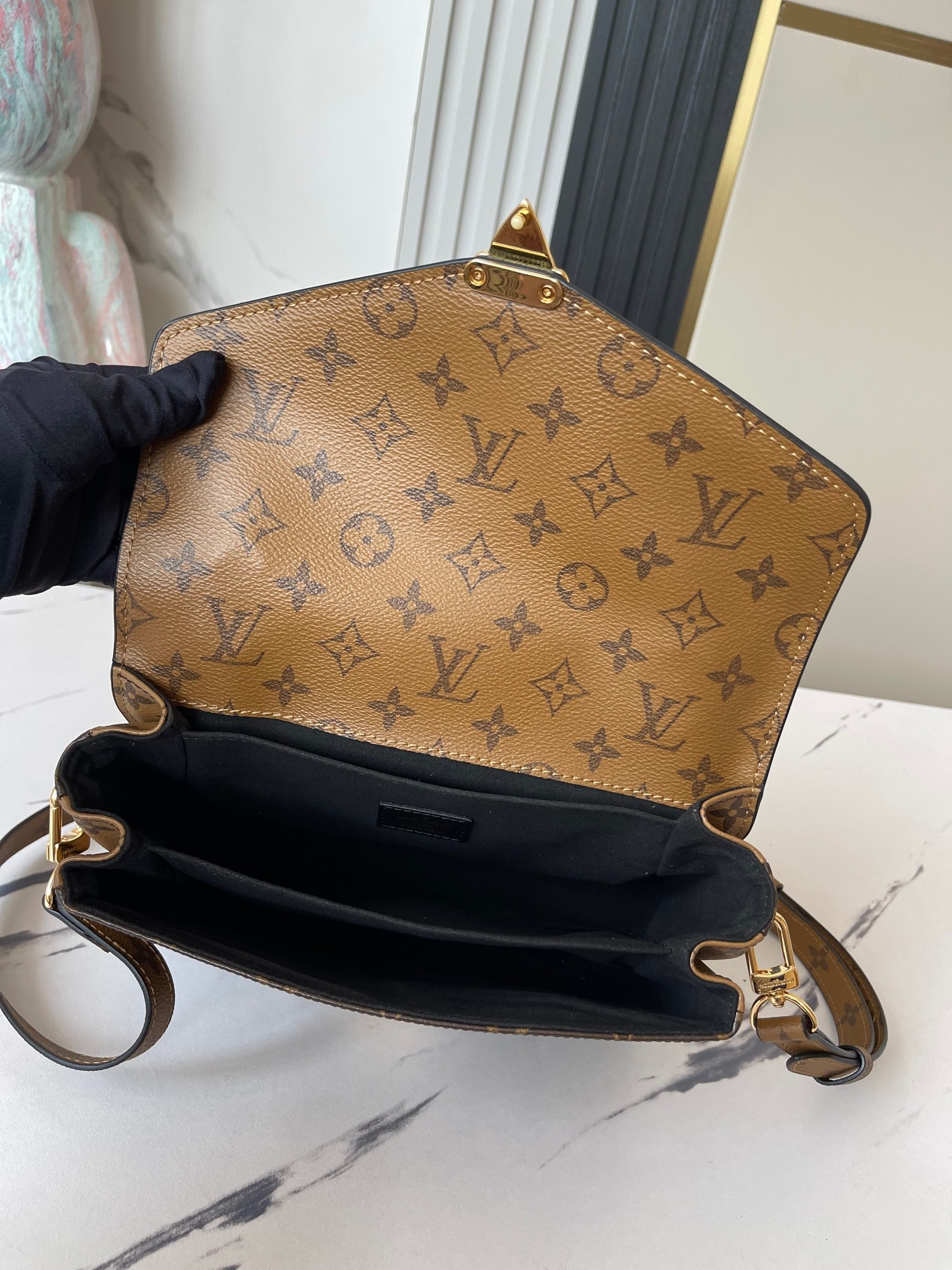 Louis Vuitton Pochette Métis Monogram Shoulder Bag - Image 8