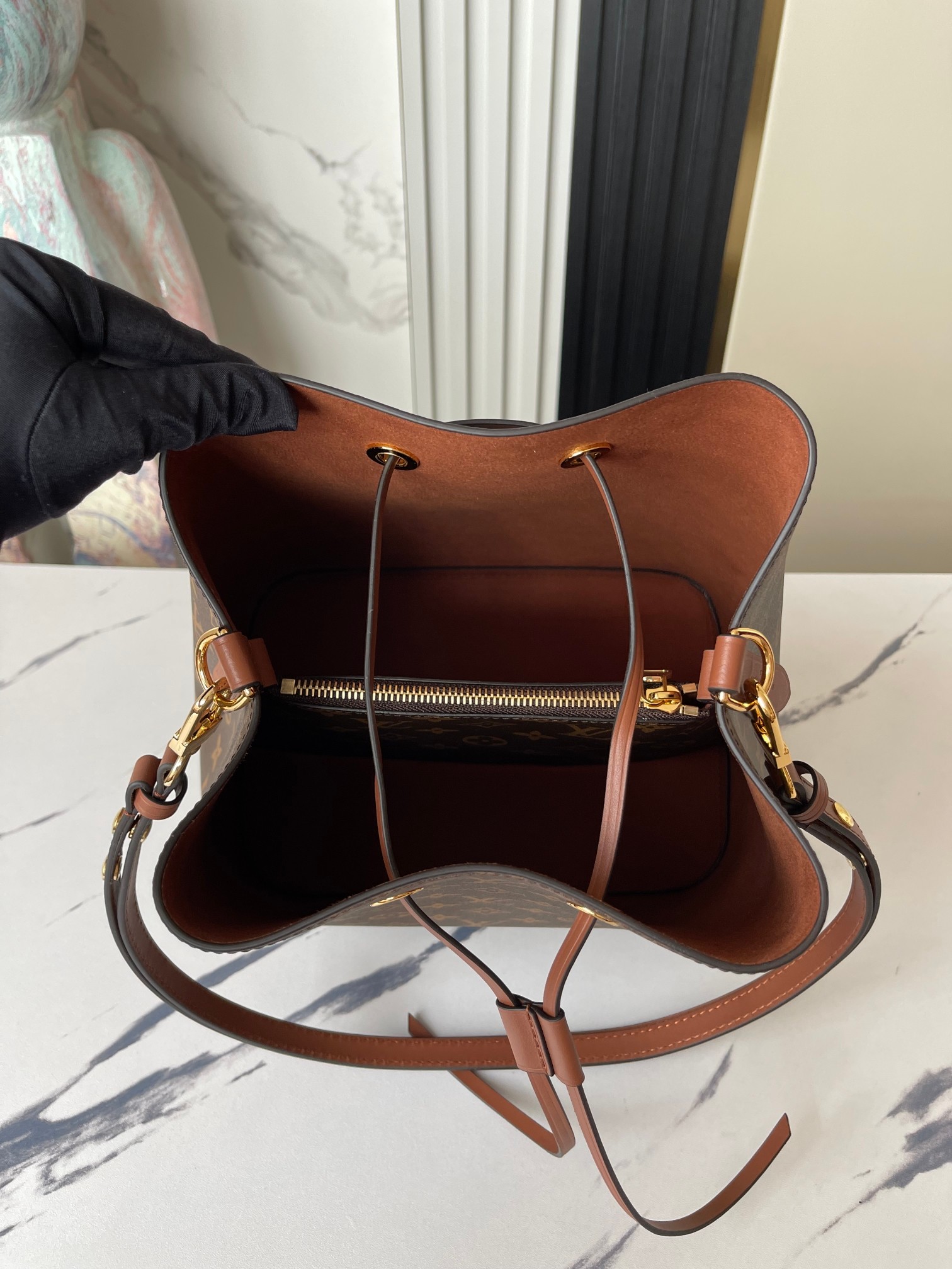 Louis Vuitton NeoNoe Monogram Bucket Crossbody Bag M44887 – Caramel - Image 8