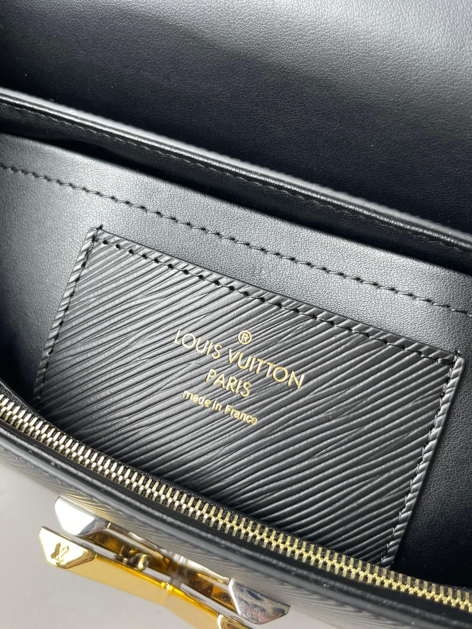 Louis Vuitton Twist Medium Shoulder Bag M22773 in Black - Image 8