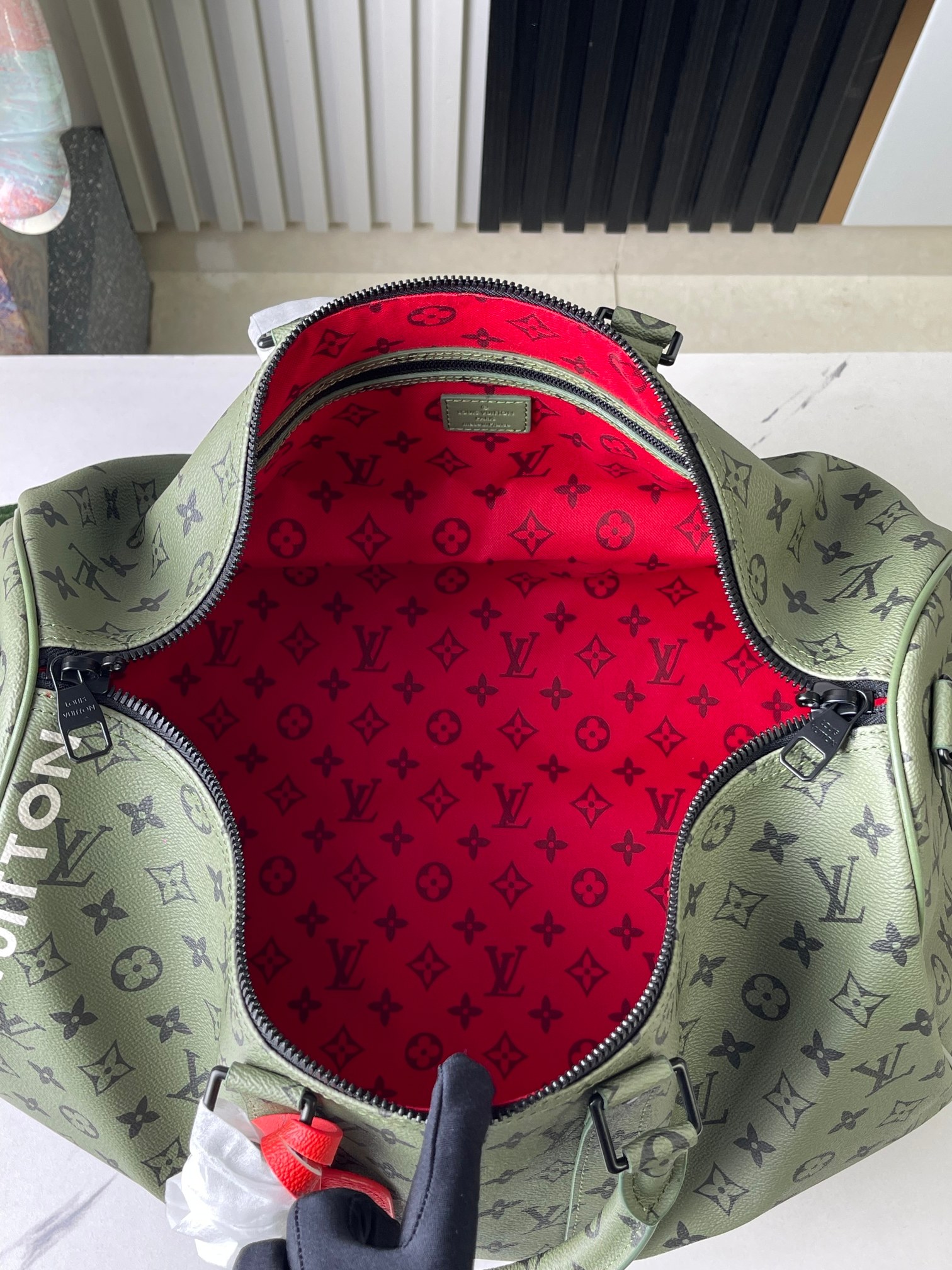Louis Vuitton Keepall Bandoulière 45 Travel Bag - Image 8