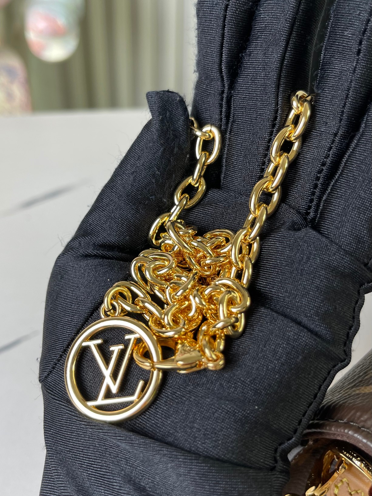 Louis Vuitton Lily WOC Monogram Chain Wallet - Image 8