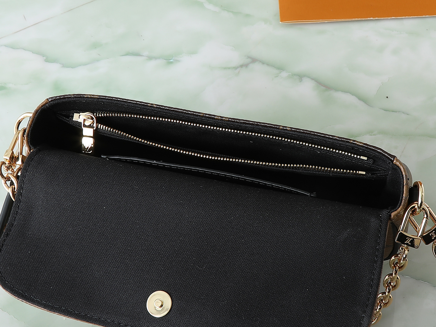 Louis Vuitton Wallet On Chain Ivy Monogram Canvas Crossbody Bag - Image 8
