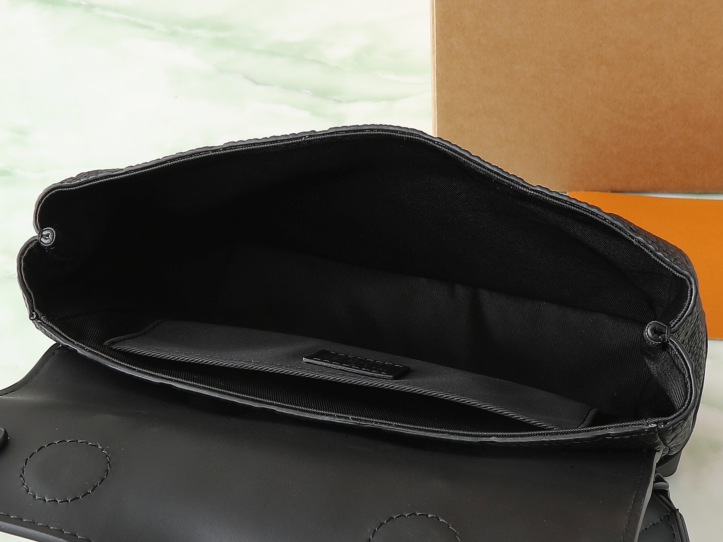 Louis Vuitton Steamer Small Crossbody Bag in Black Taurillon Leather - Image 8