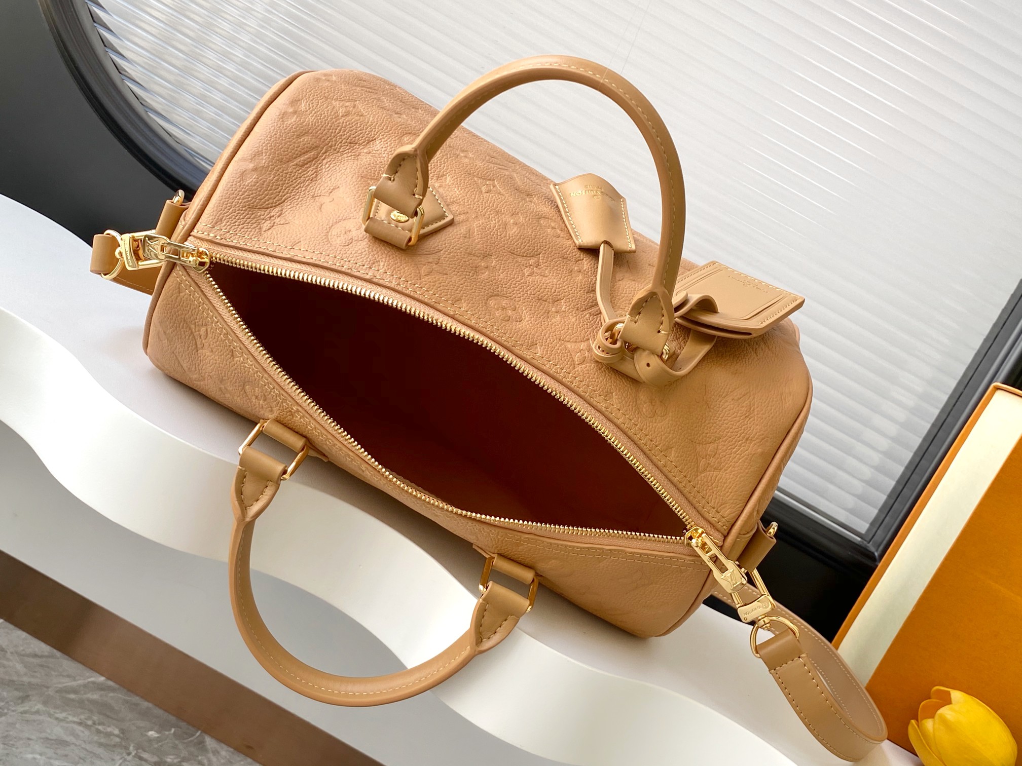 Louis Vuitton Speedy Soft 30 Handbag - Image 8