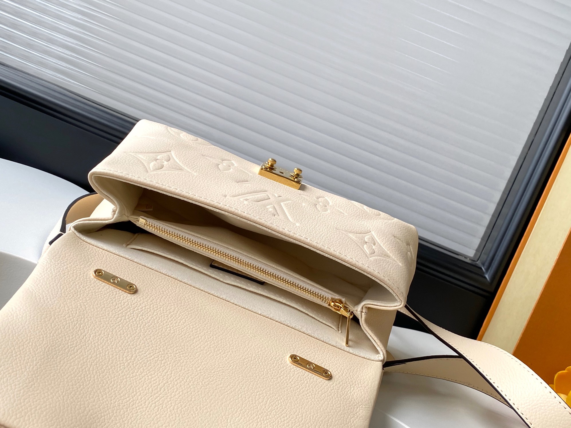 Louis Vuitton Madeleine BB Handbag - Image 8