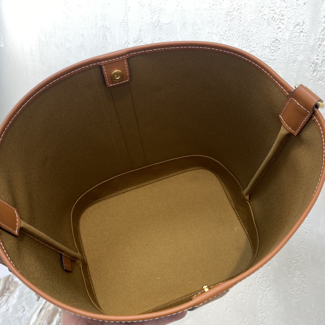 CELINE Triomphe Canvas Medium Bucket Bag - Image 8