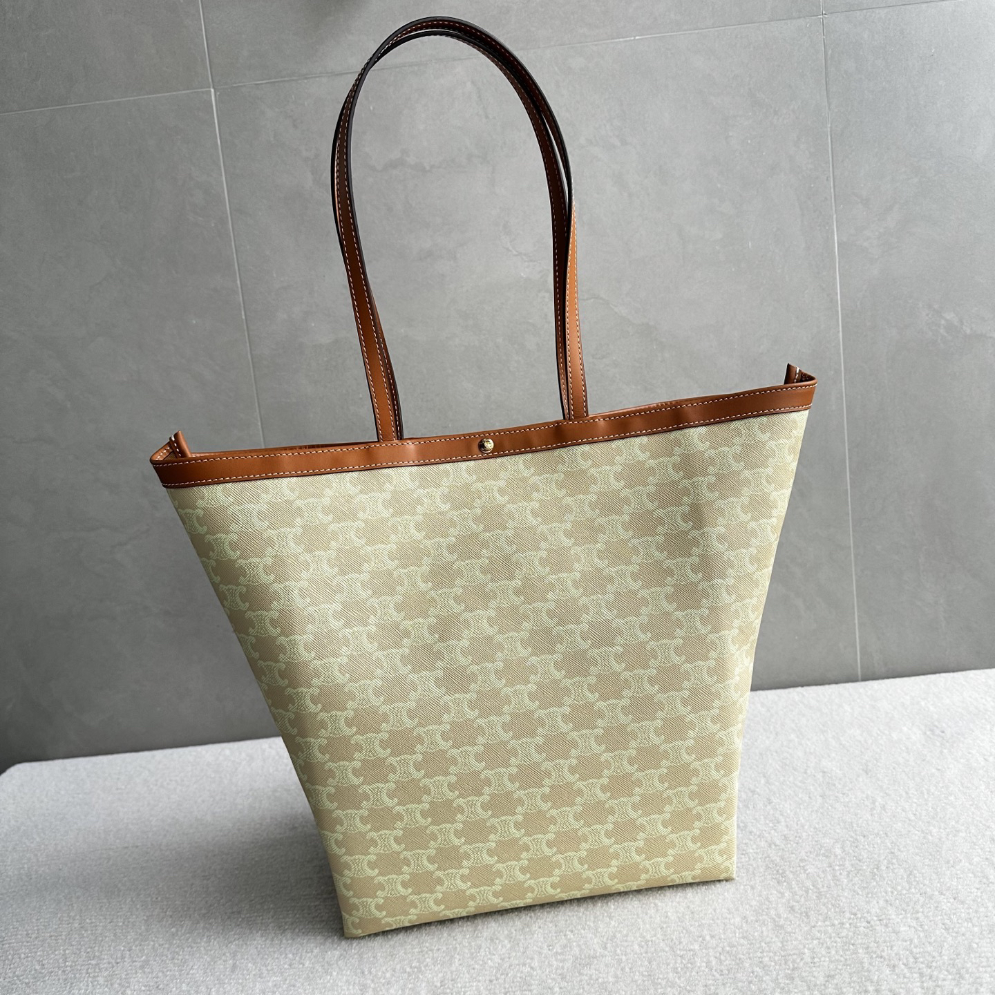 FLAT SHOER Logo-Print Tote Bag - Image 8
