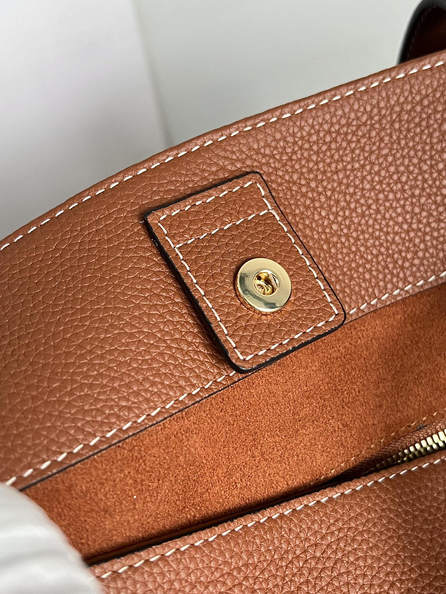 Celine CUIR Series CABAS Anaïs Grained Calfskin Tote Bag - Image 8