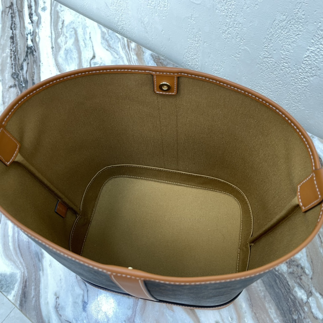 CELINE Triomphe Canvas Medium Bucket Bag - Image 8