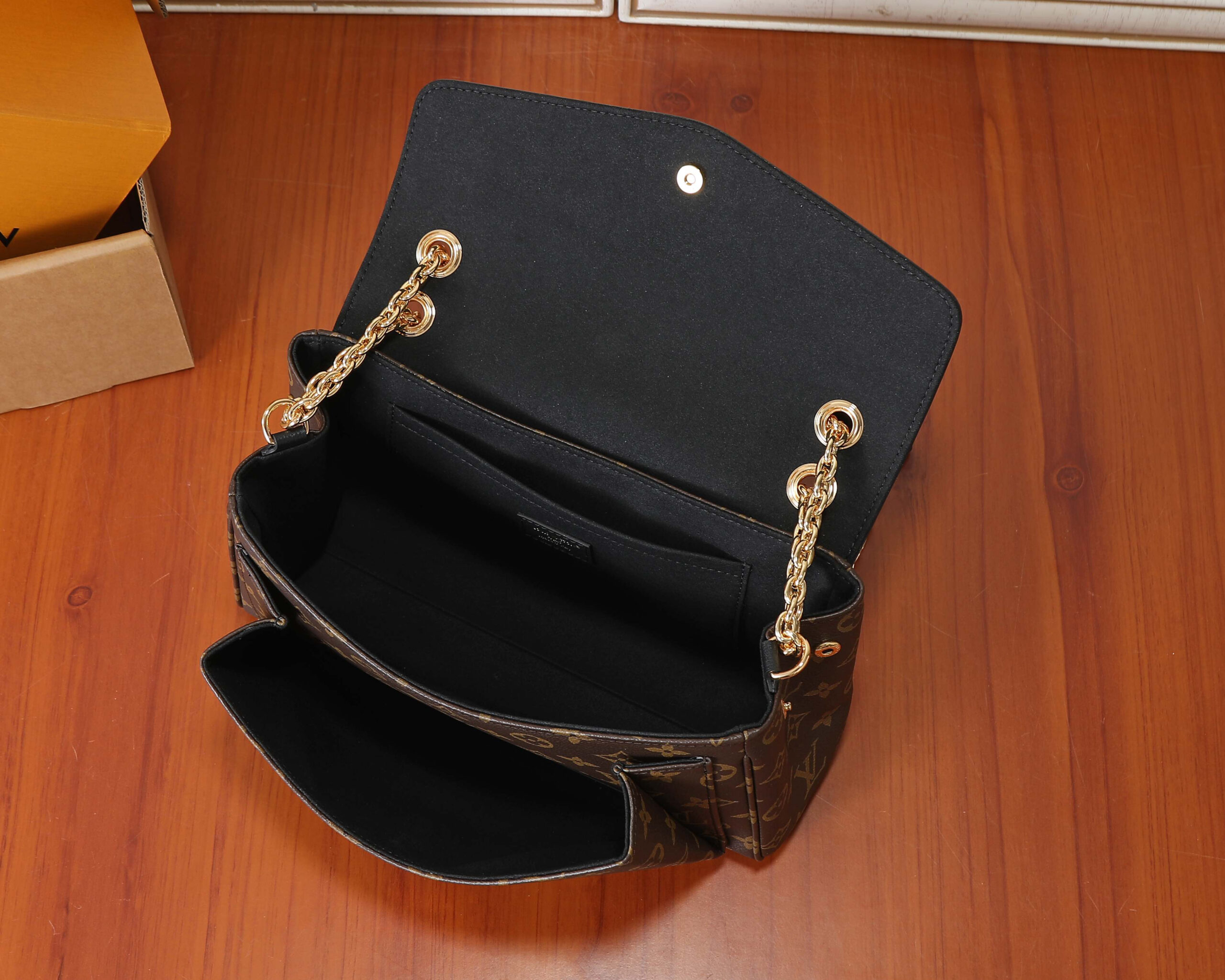 Louis Vuitton M26285 Saint-Germain BB Monogram Crossbody Bag - Image 8
