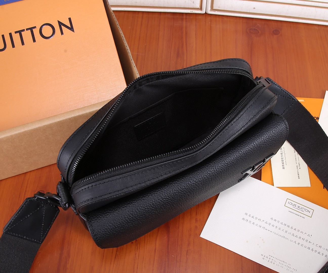 Louis Vuitton Fastline Messenger Bag M22482 - Image 8