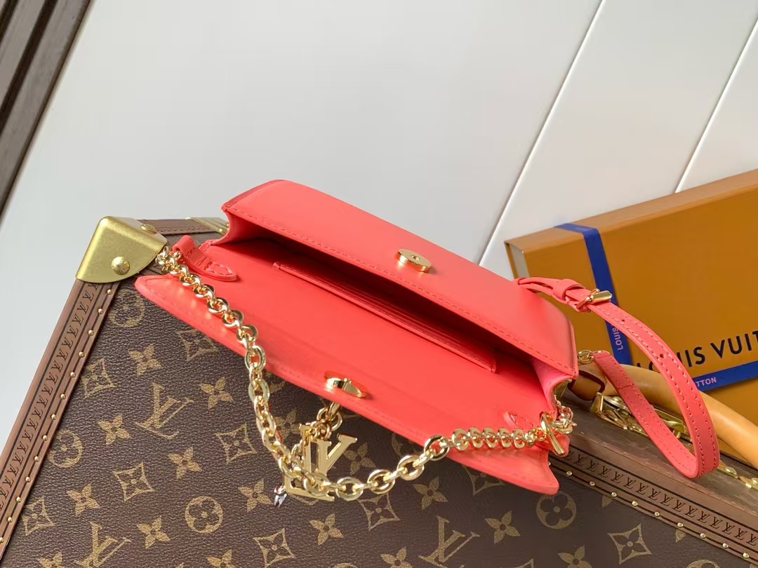 Louis Vuitton LV Bloom Wallet On Chain Crossbody Bag M14548 - Image 8