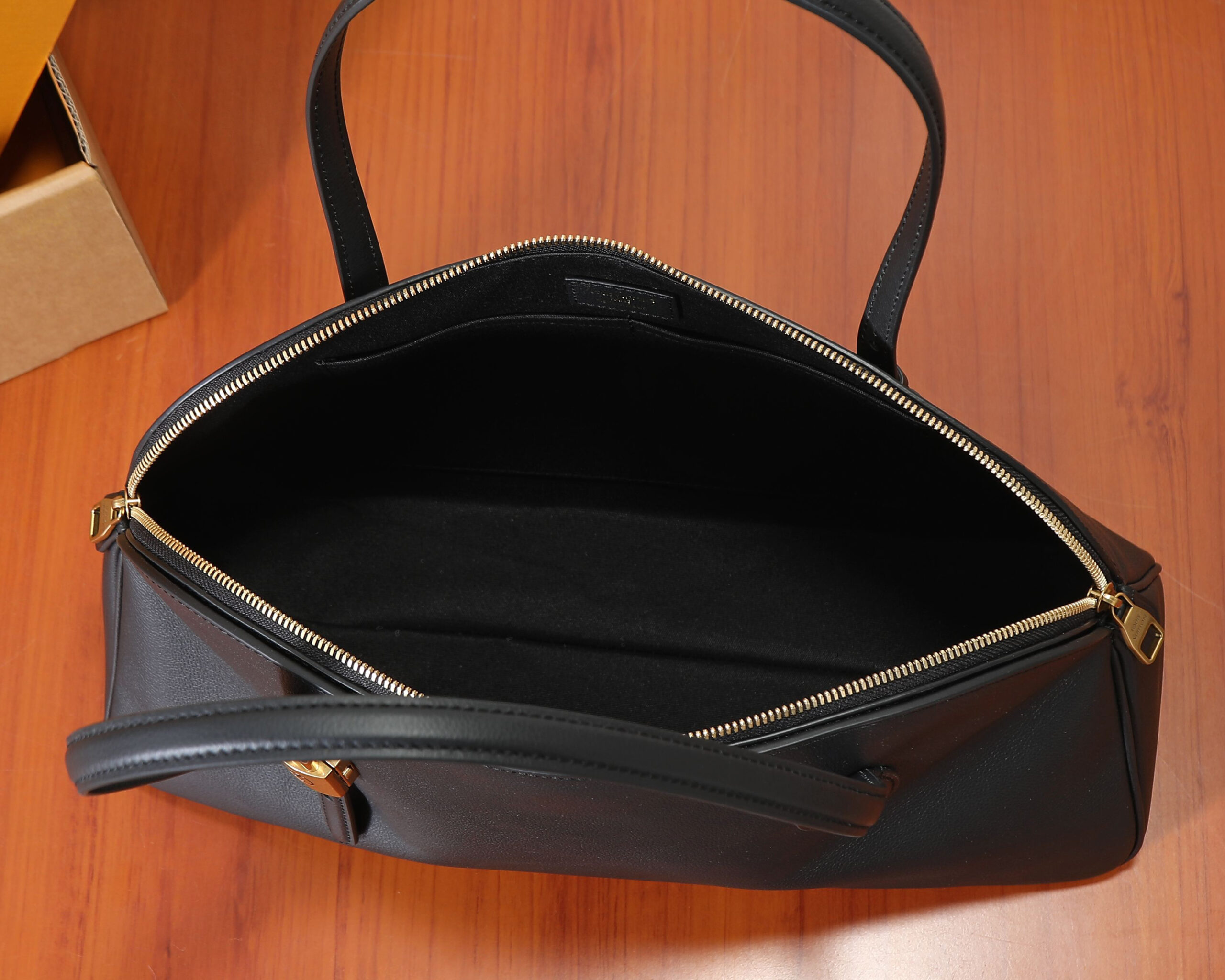 Low Key Duffle Tote - Image 8