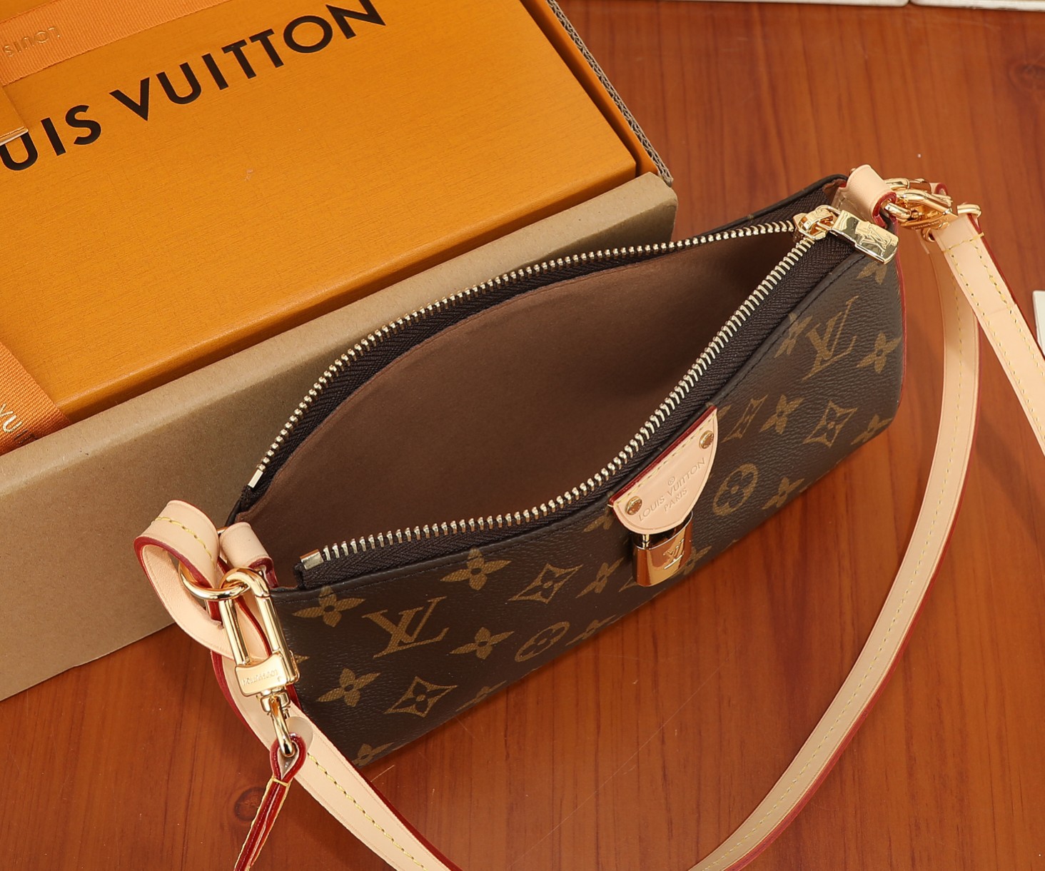 Louis Vuitton Pochette Tirette Monogram Canvas Crossbody Bag M12859 - Image 8