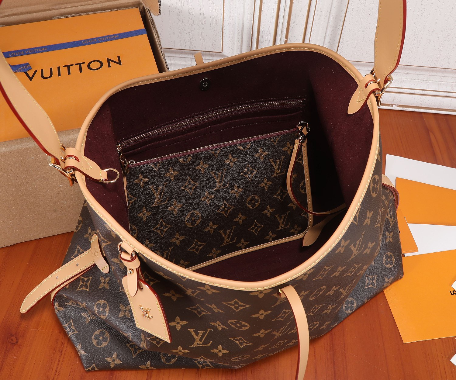 Louis Vuitton CarryAll MM Monogram Canvas Handbag - Image 8