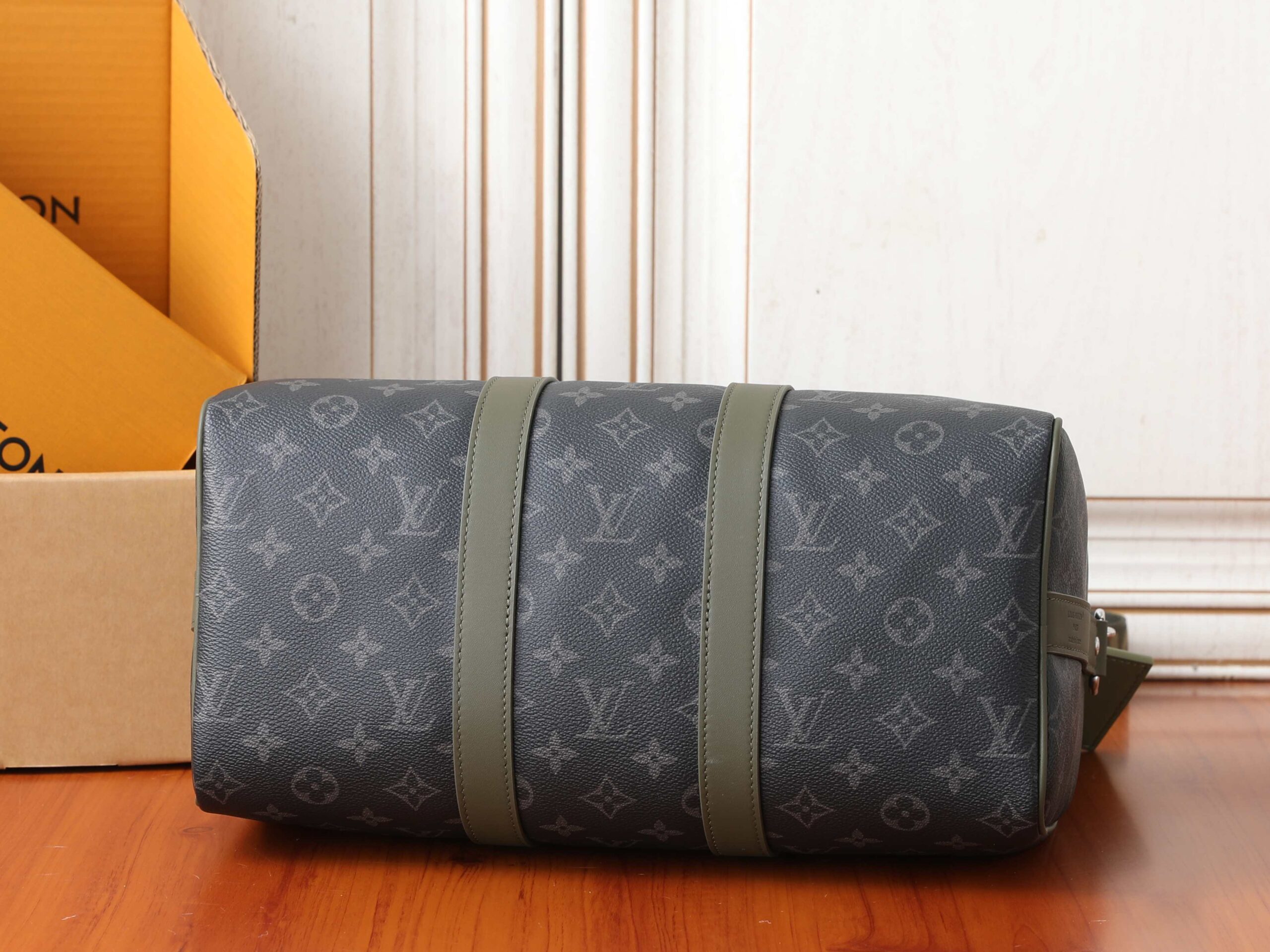 Louis Vuitton Keepall Bandoulière 35 Travel Bag - Image 8