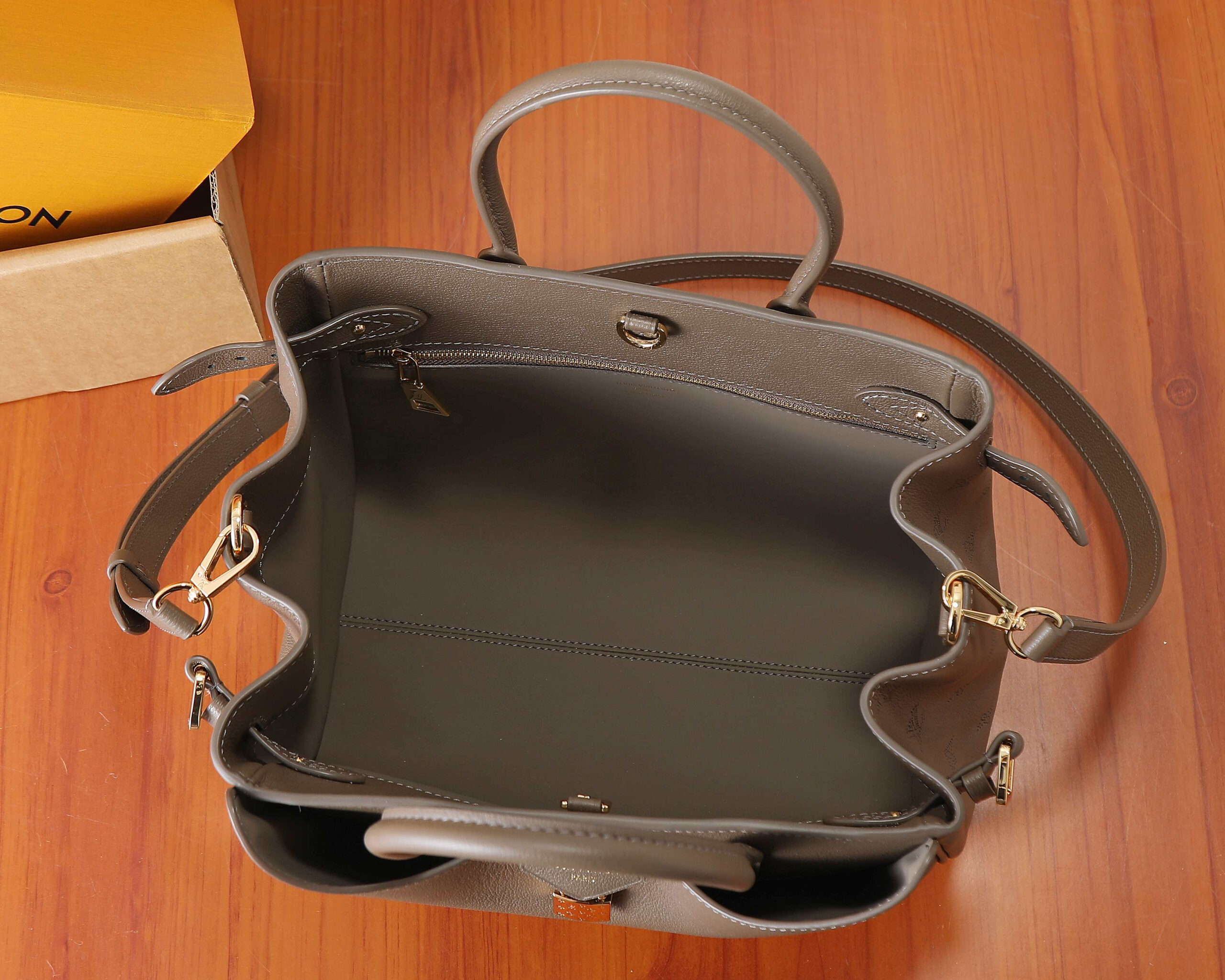 Louis Vuitton Vendôme PM Handbag M27040 - Image 8