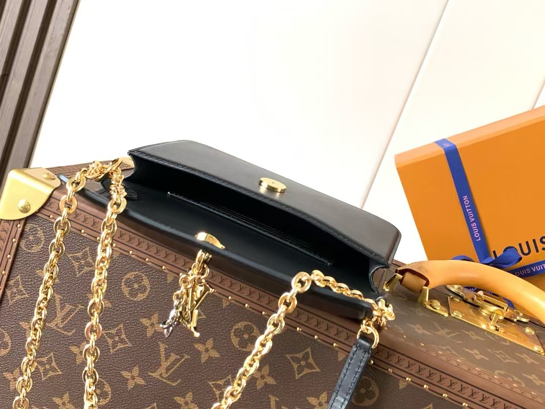 Louis Vuitton Bloom Wallet on Chain M14564 - Image 8