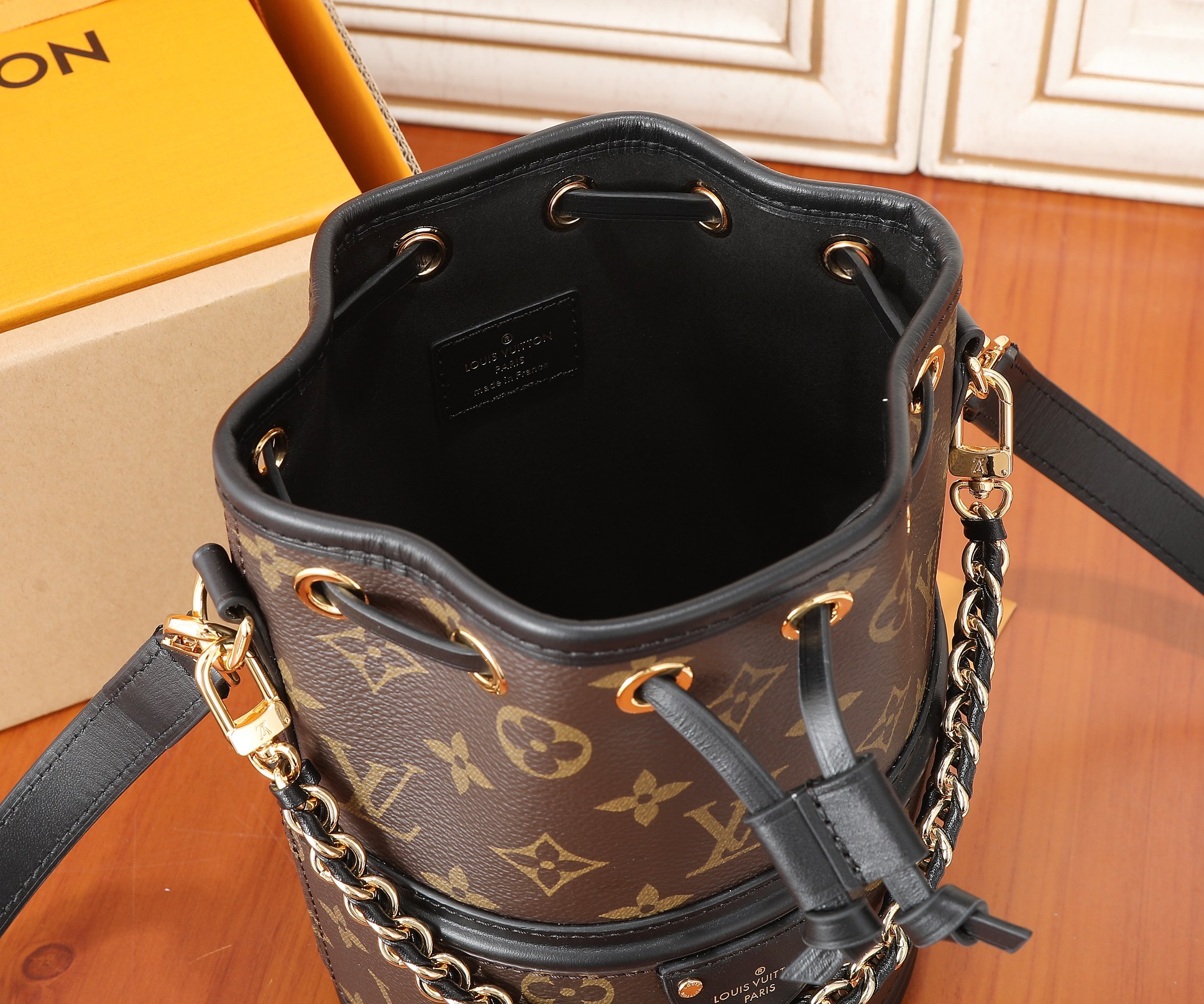 Louis Vuitton Noé and Cannes-Inspired Monogram Drawstring Handbag M83480 - Image 8
