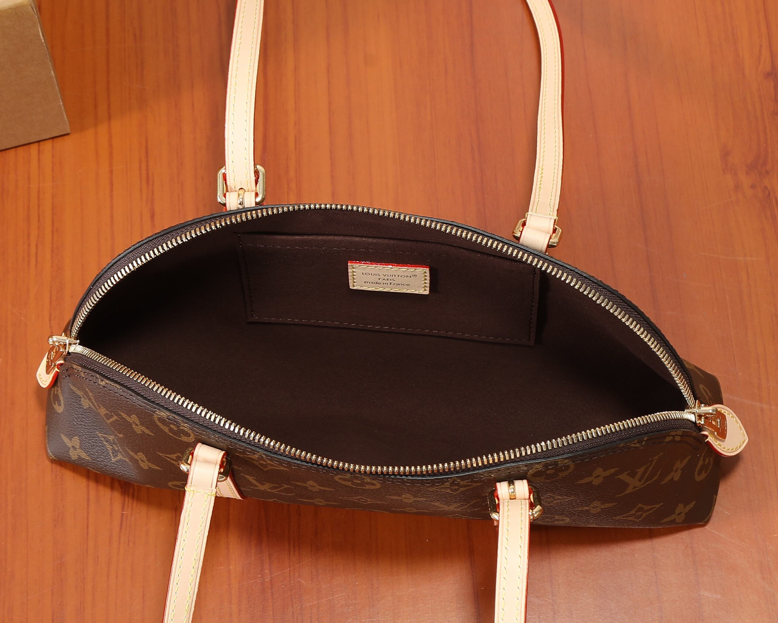 Louis Vuitton Squire East West Monogram Handbag M28953 - Image 8