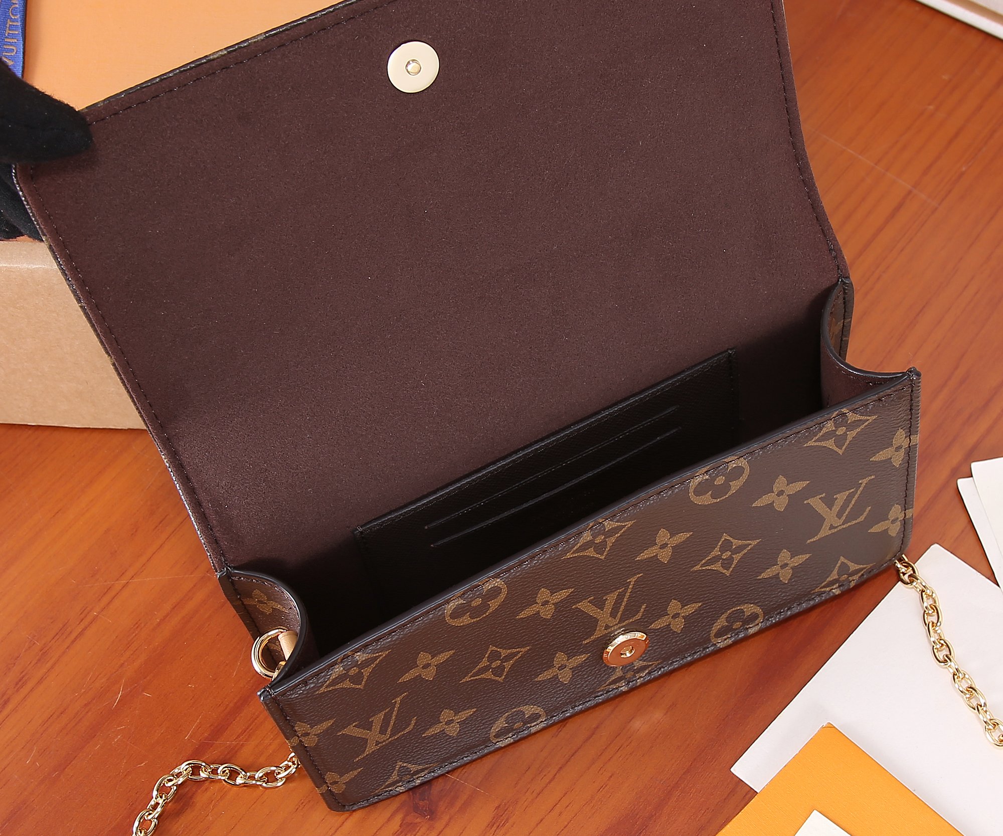 Louis Vuitton Lily Wallet on Chain M82509 - Image 8