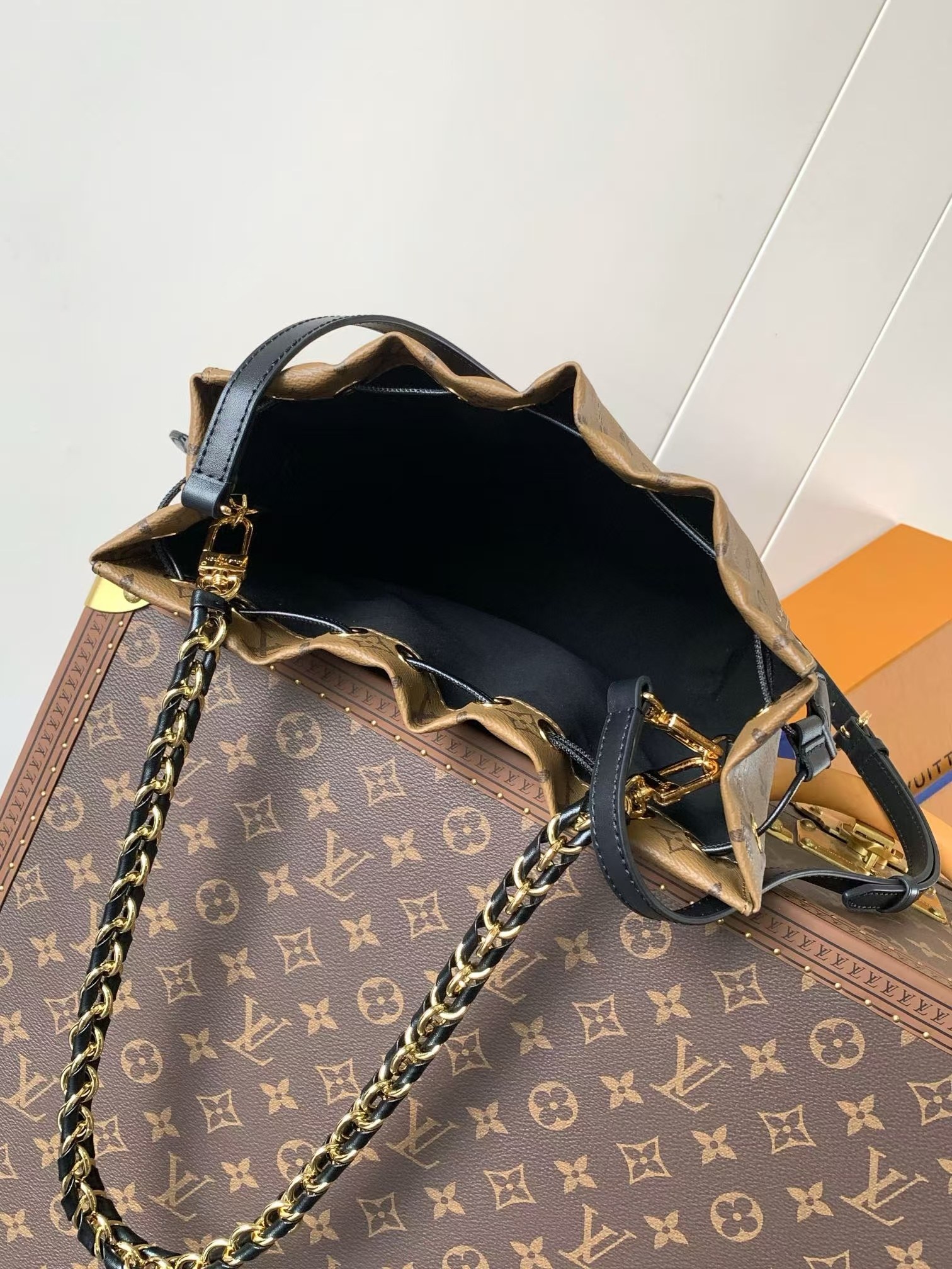 Louis Vuitton Monogram Reverse Noé Handbag M13324 - Image 8