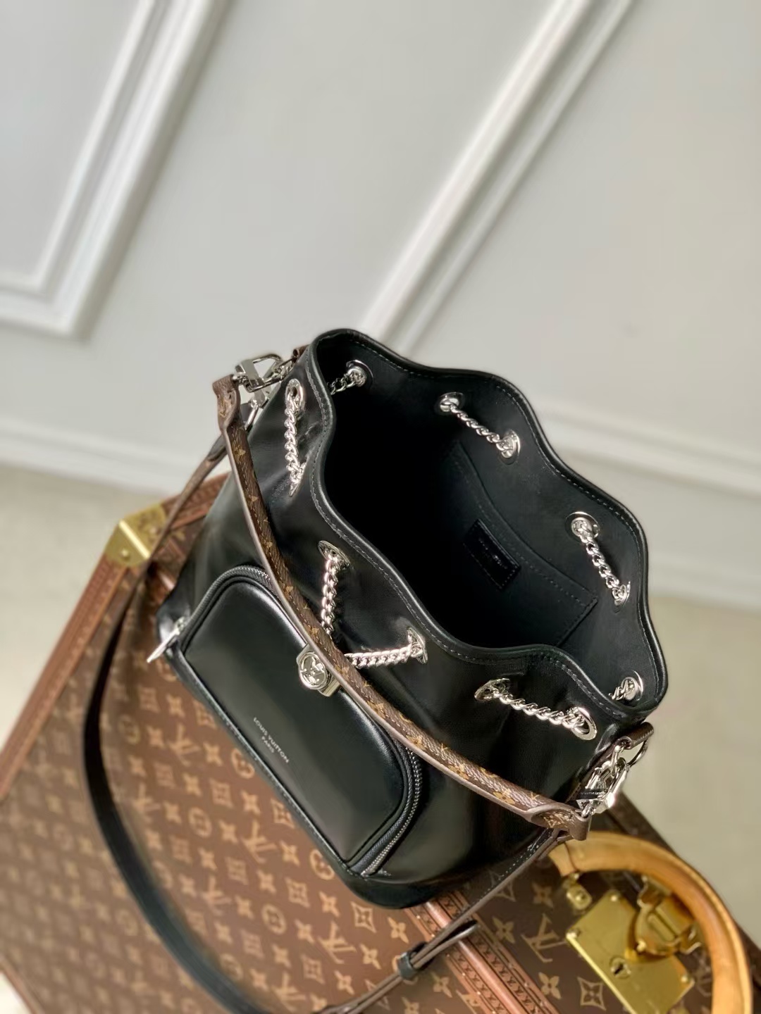 Louis Vuitton LV Vibe No Way Handbag - Image 8