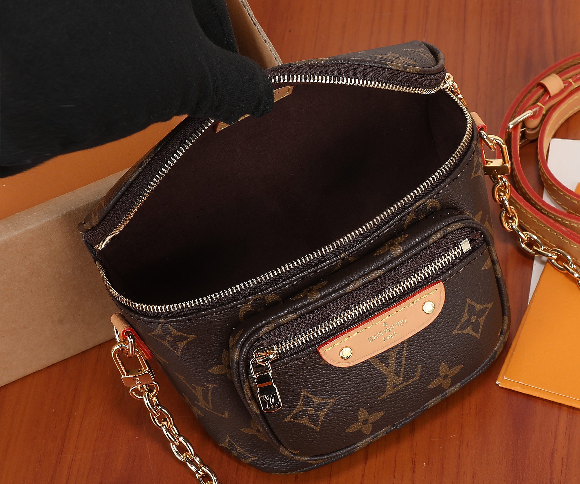 Louis Vuitton Mini Bumbag M82335 - Image 8