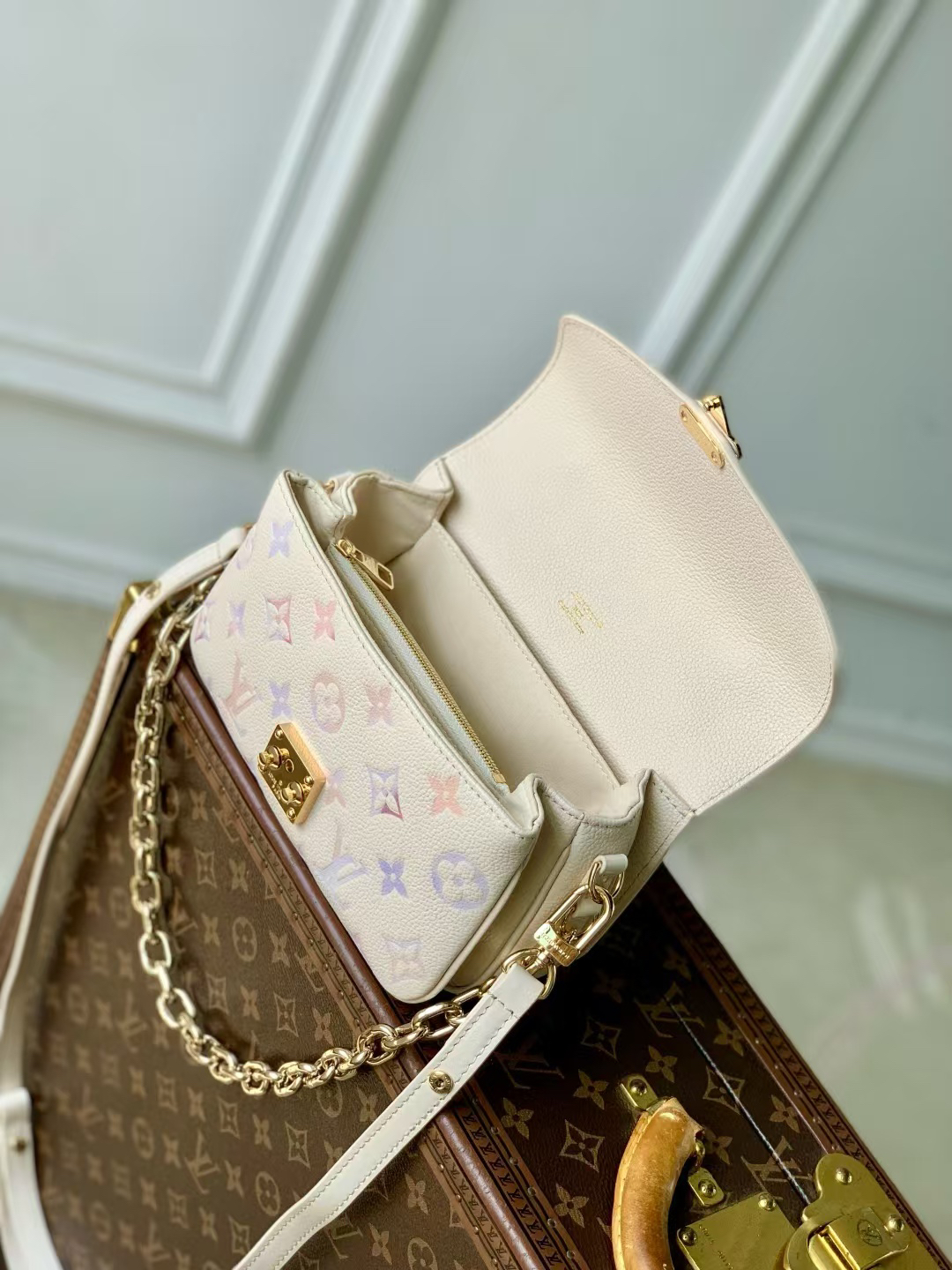 Louis Vuitton Pochette Métis East West Crossbody Bag in Textured Cowhide Leather - Image 8