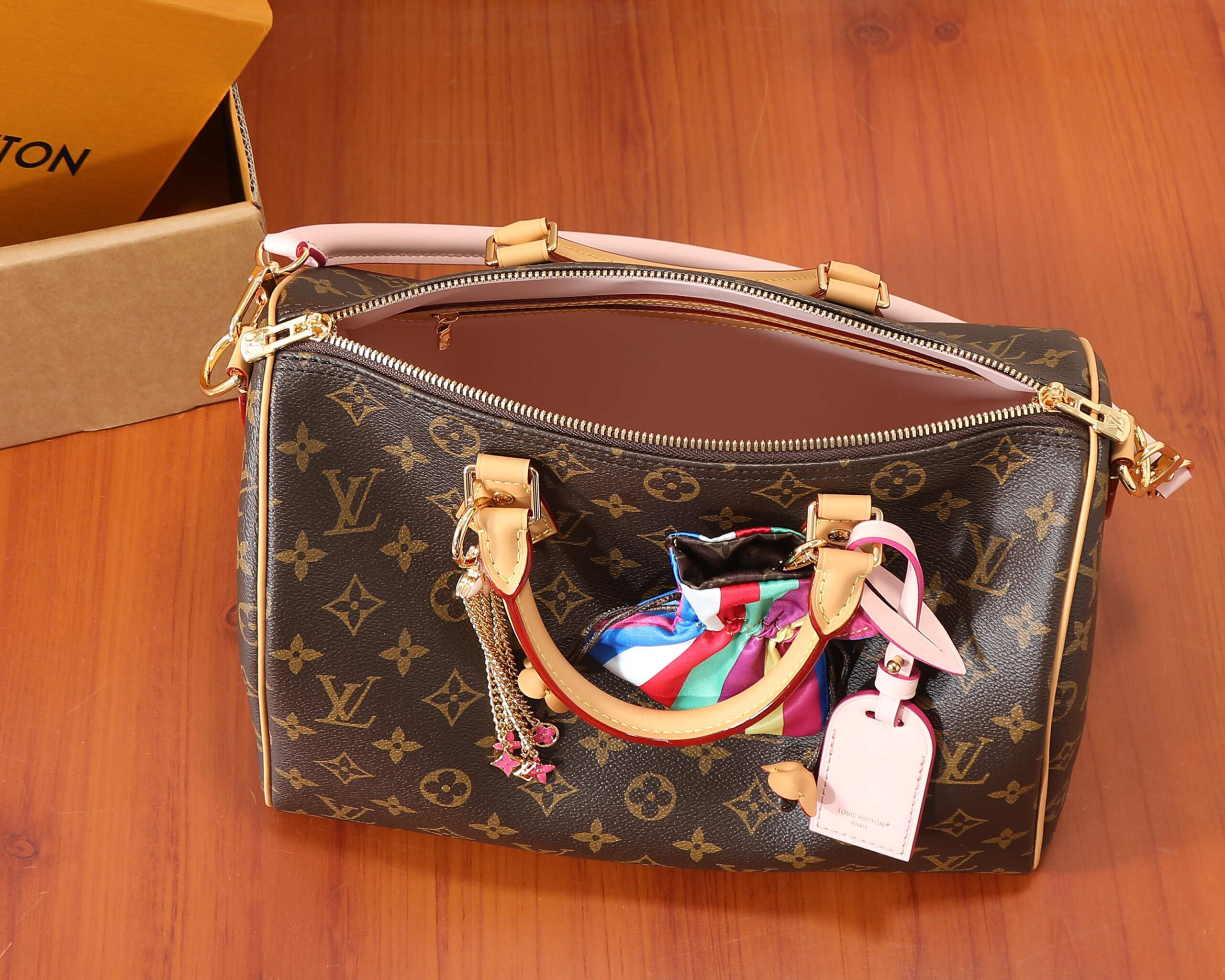 Louis Vuitton Speedy Soft Bandouliere 30 Handbag - Image 8