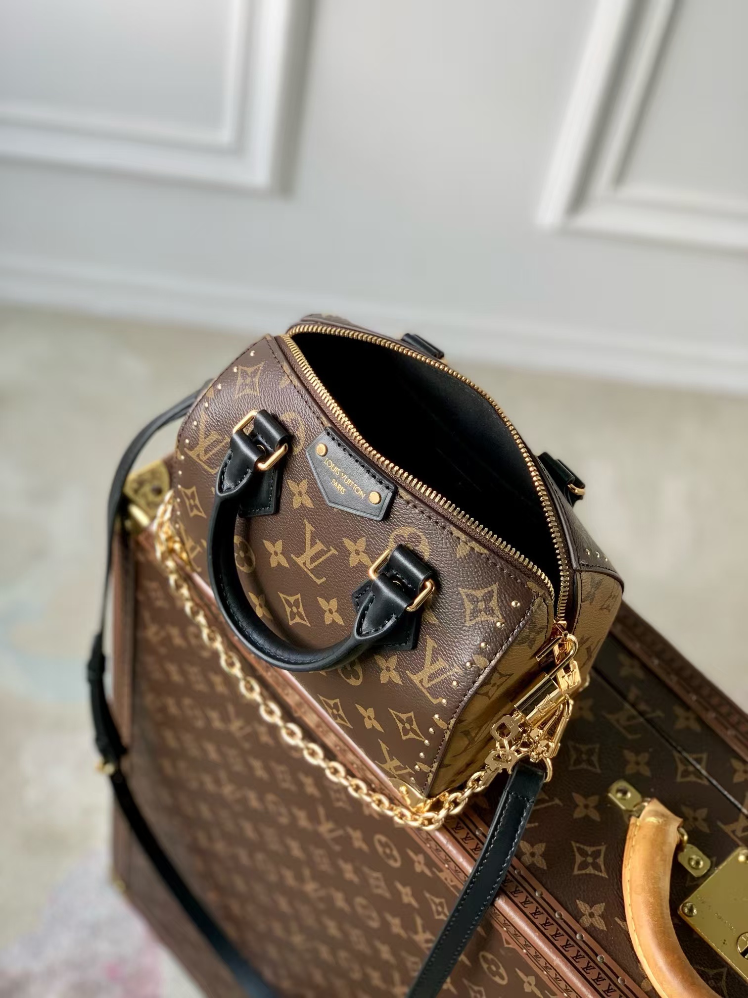 Louis Vuitton Speedy Trunk Handbag - Image 8