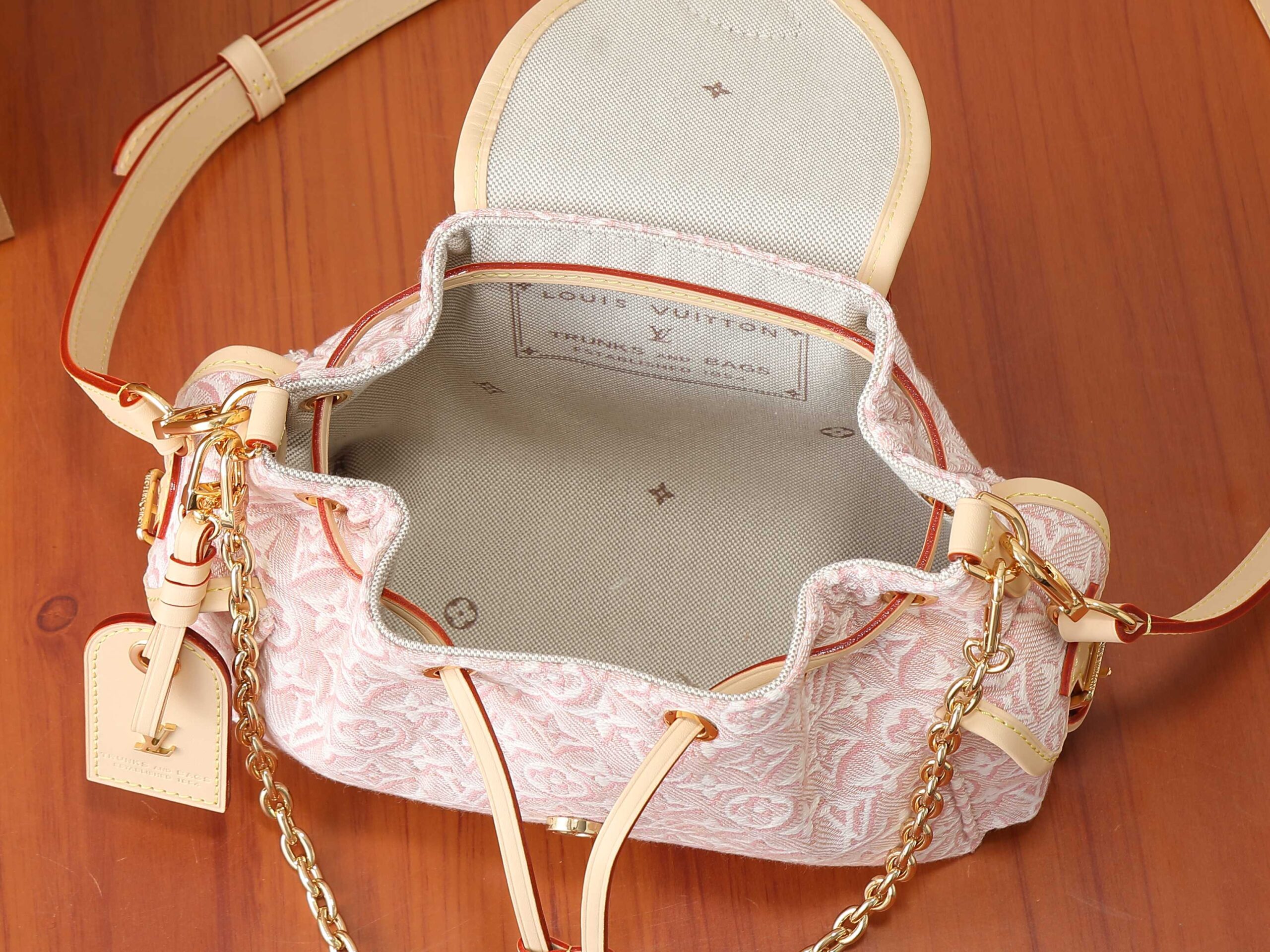 Louis Vuitton Odyssée Small Handbag in Monogram Emblème Canvas - Image 8