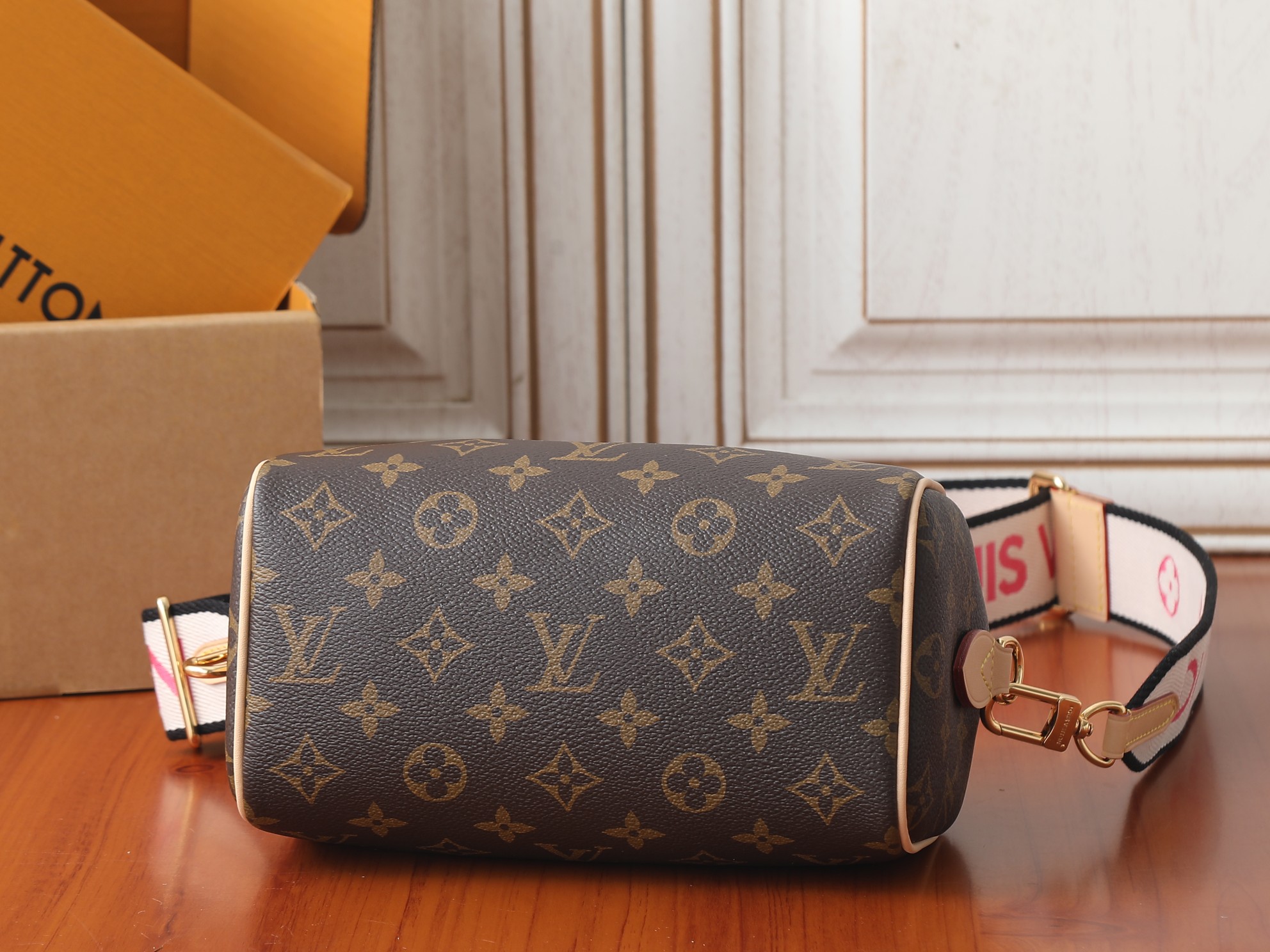 Louis Vuitton Speedy Bandouliere 20 Crossbody Bag - Image 8