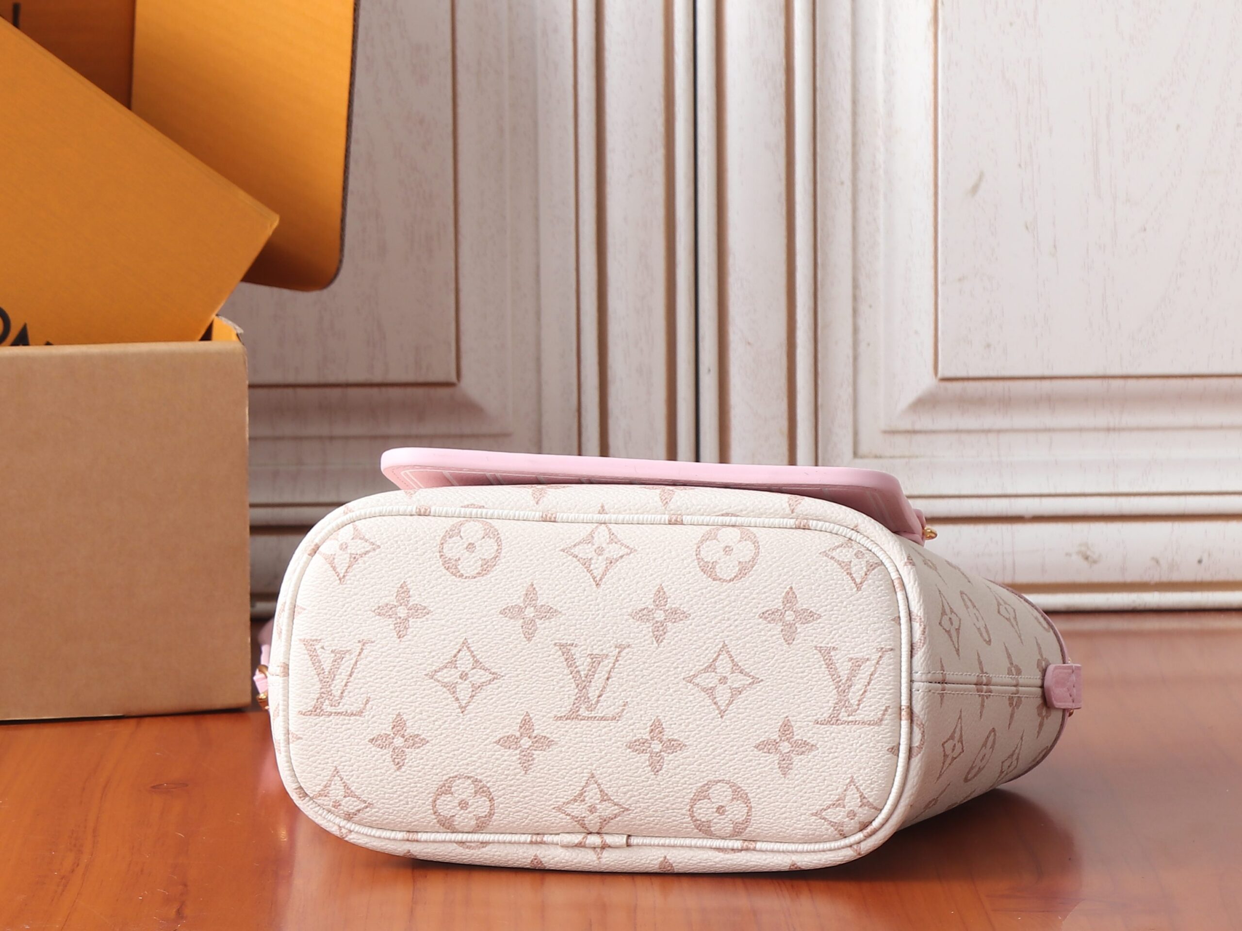 Louis Vuitton Neverfull Inside Out BB Handbag - Image 8