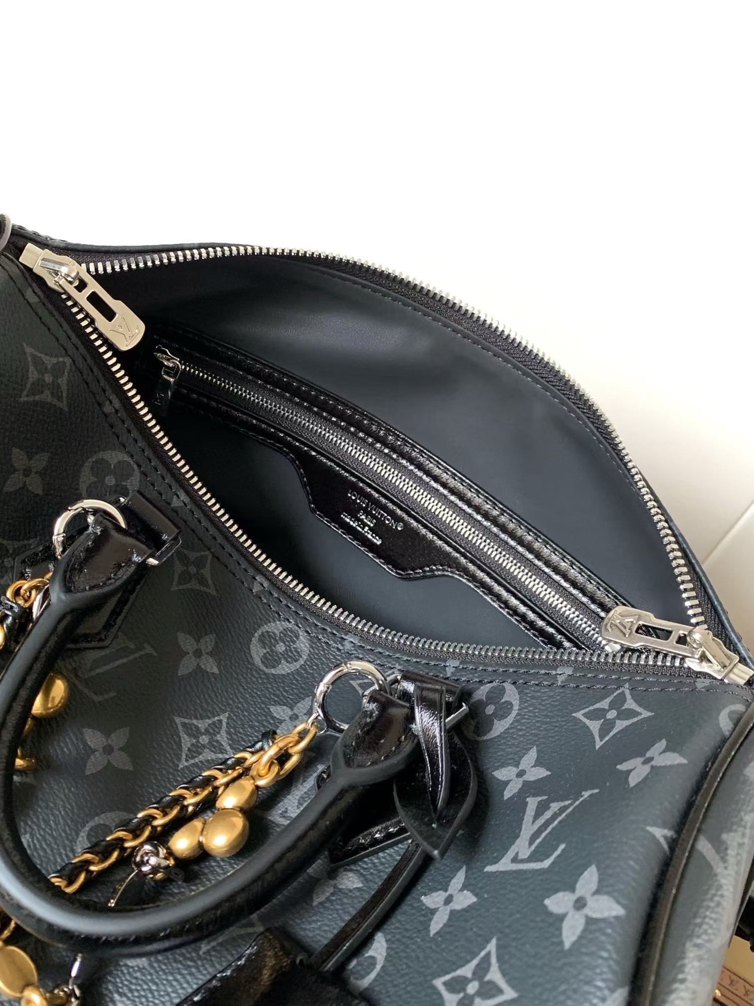 Louis Vuitton Speedy Soft 30 Handbag in Monogram Eclipse Canvas - Image 8