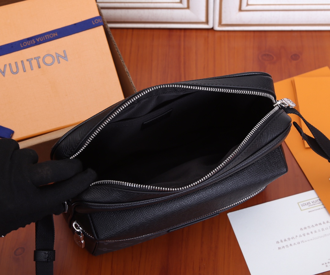 Louis Vuitton M30233 Outdoor Messenger Bag in Taiga Leather and Monogram Eclipse Canvas - Image 8