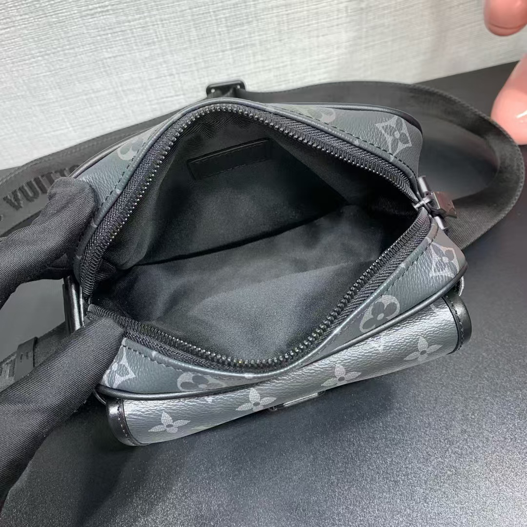 Getaway Messenger Bag - Image 8