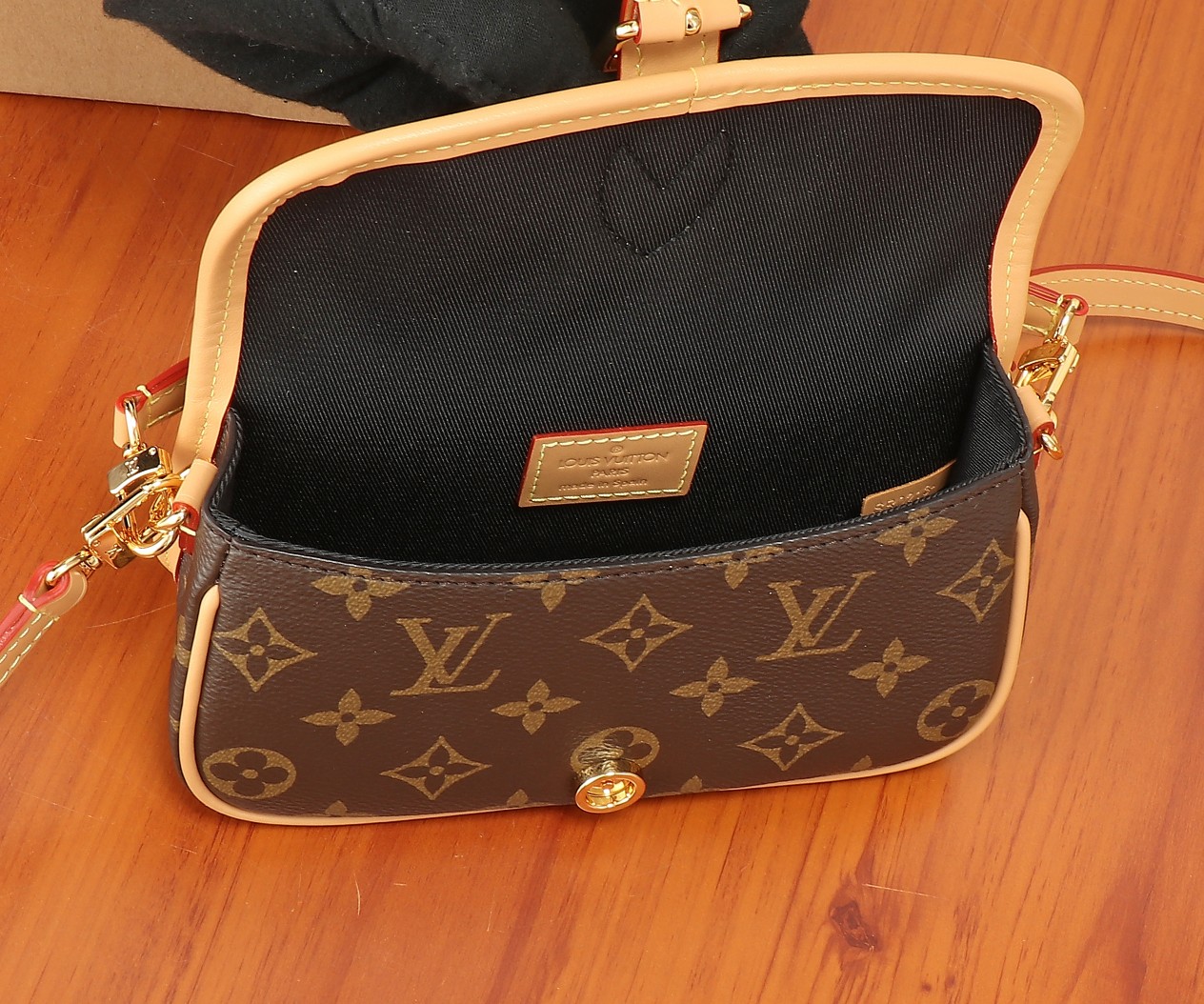 Louis Vuitton Nano Diane Handbag - Image 8