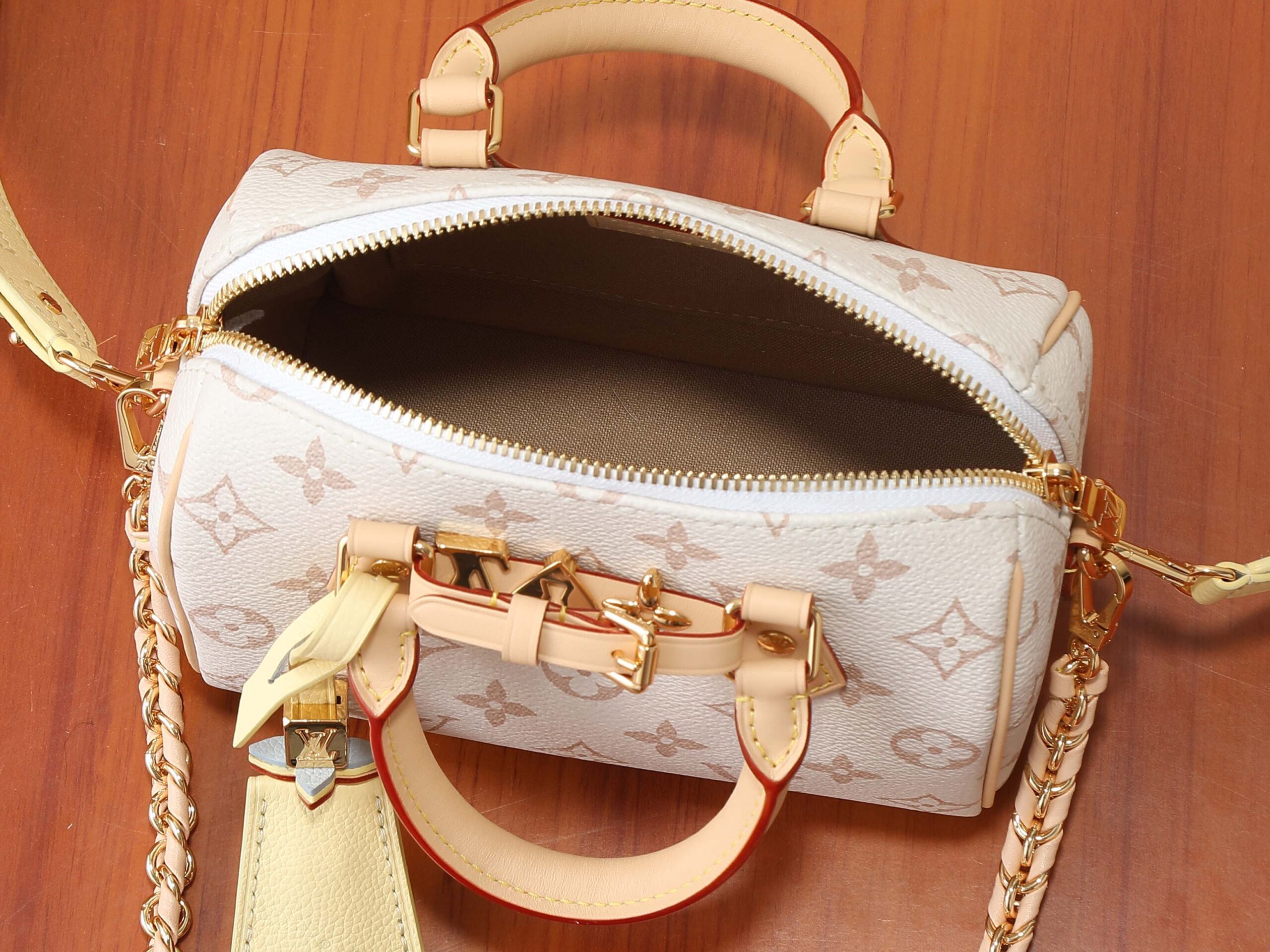 Speedy 18 Handbag - Image 8