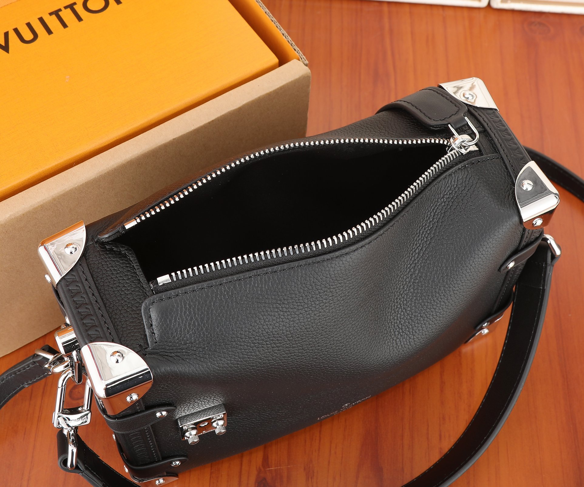 Side Trunk Medium Handbag - Image 8