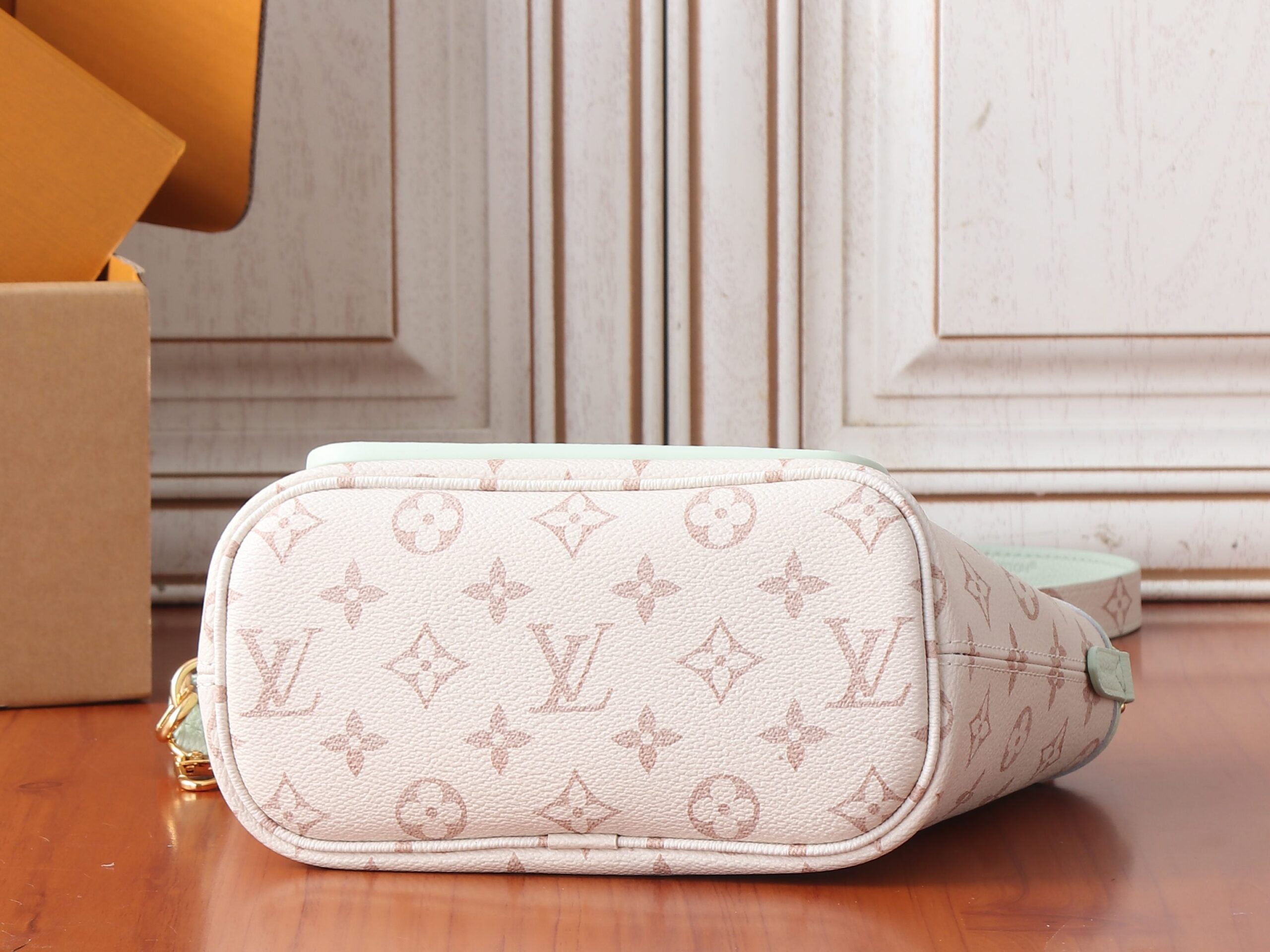 Louis Vuitton Neverfull Inside Out BB Handbag in Monogram Dune - Image 8
