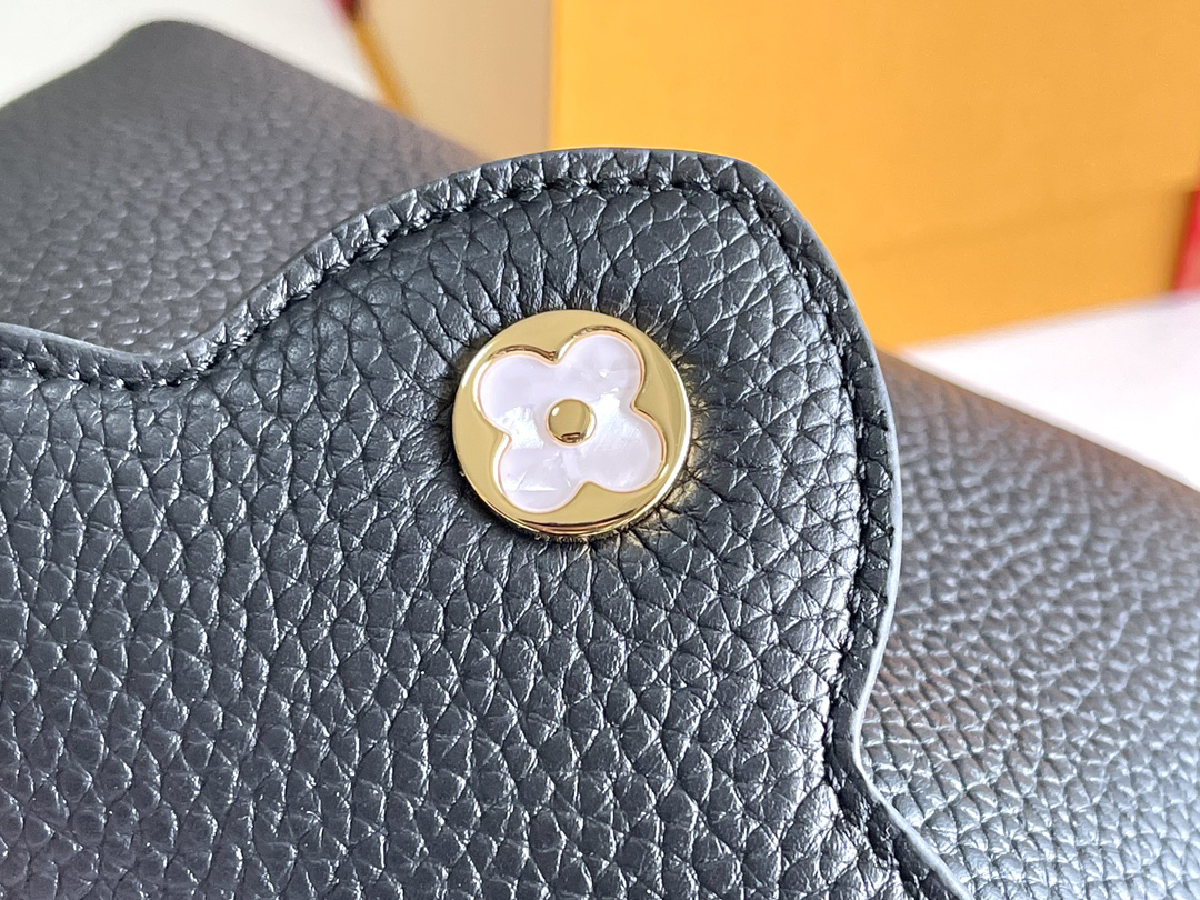 Louis Vuitton Capucines BB Handbag in White Leather with Gold-Tone Flower Crown Detail - Image 8