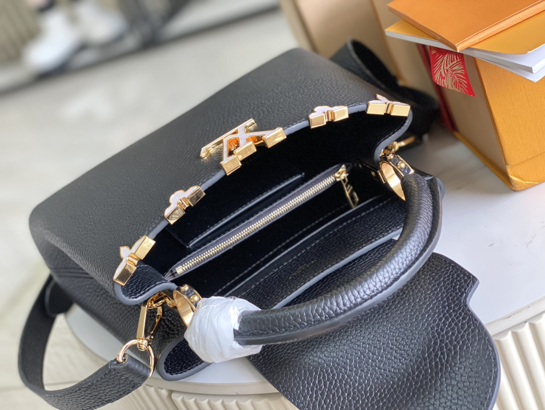 Louis Vuitton Capucines BB Handbag in White Calfskin - Image 8