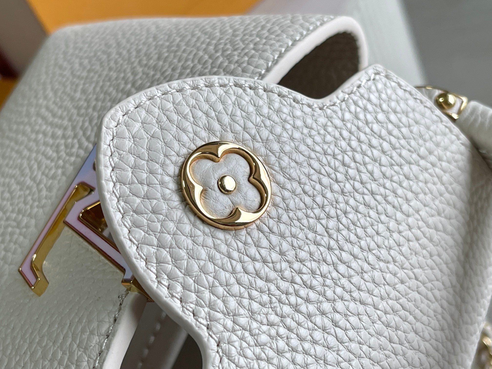 Louis Vuitton Capucines Mini Shoulder Bag in Cream White Taurillon Leather - Image 8