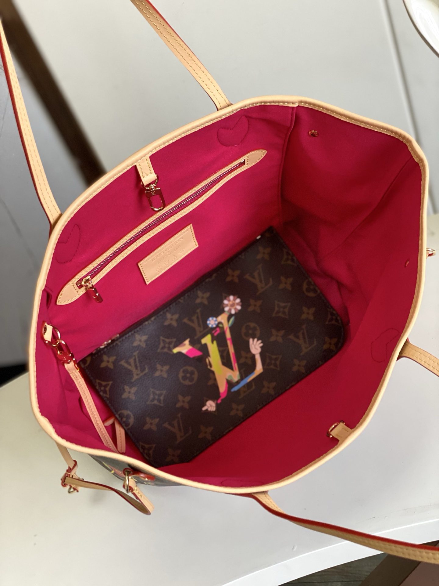 Louis Vuitton Neverfull MM Tote Bag in Monogram Canvas - Image 8