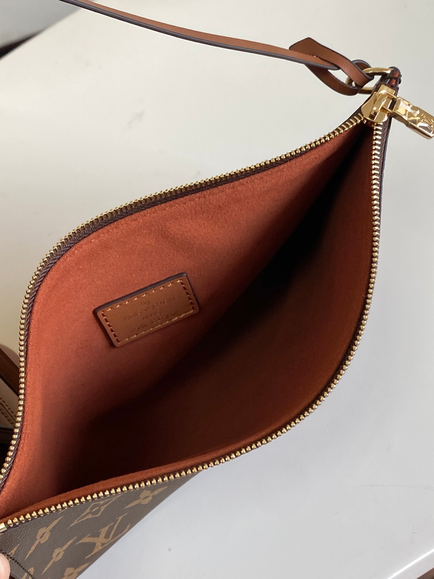 Louis Vuitton Neverfull Medium Tote Bag in Brown Epi Leather - Image 8