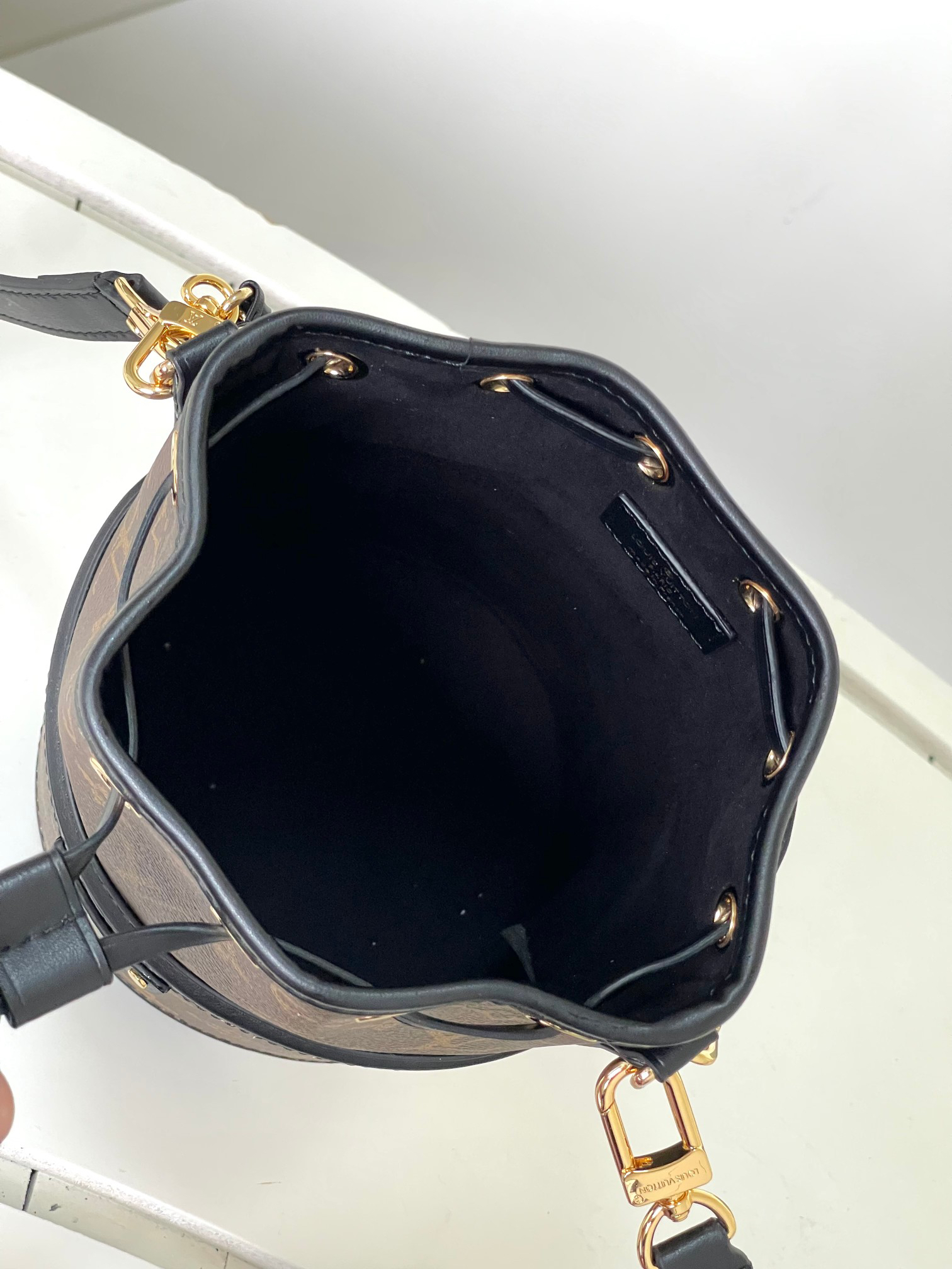 Louis Vuitton Canoé Bucket Bag M83480 - Image 8